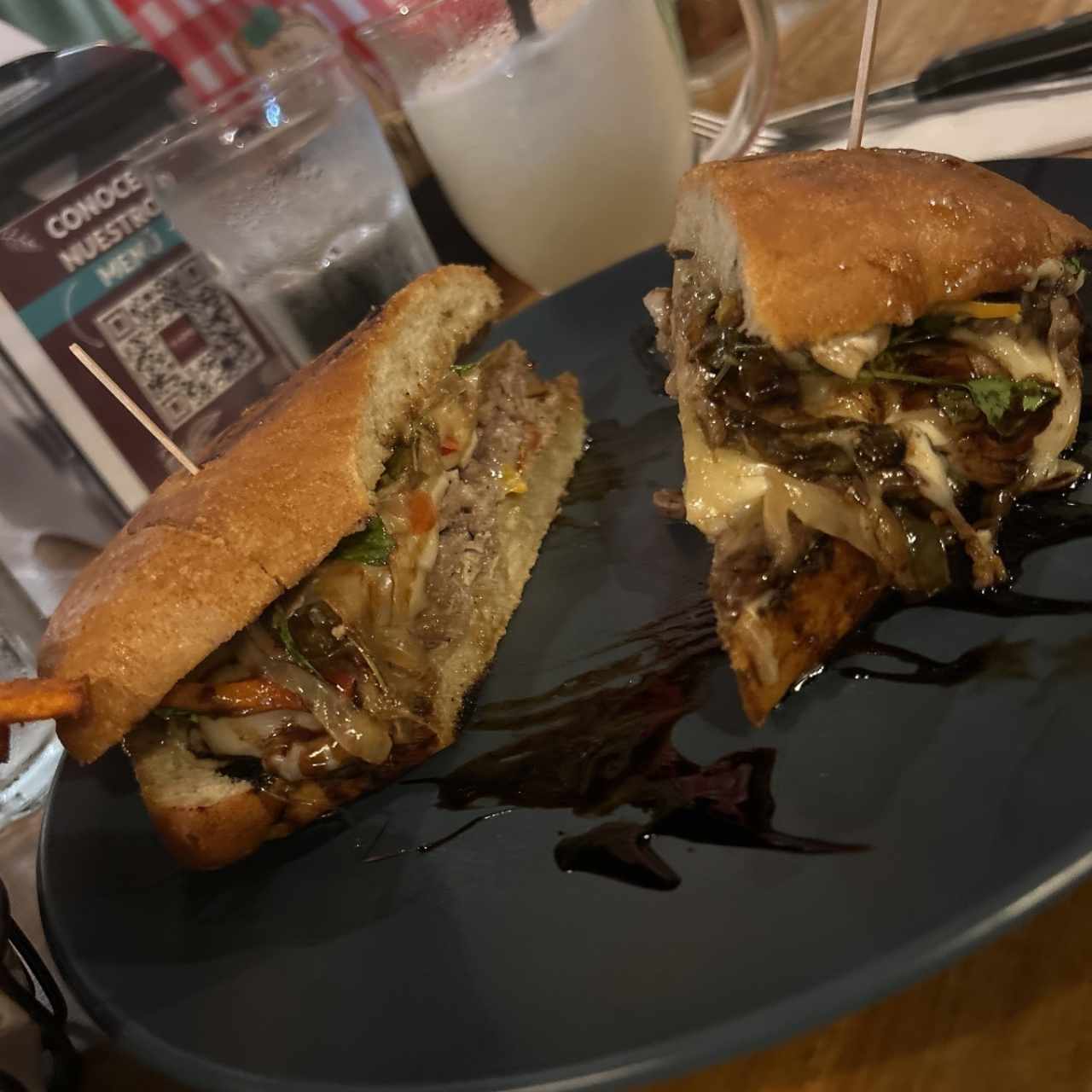 Emparedado de ribeye