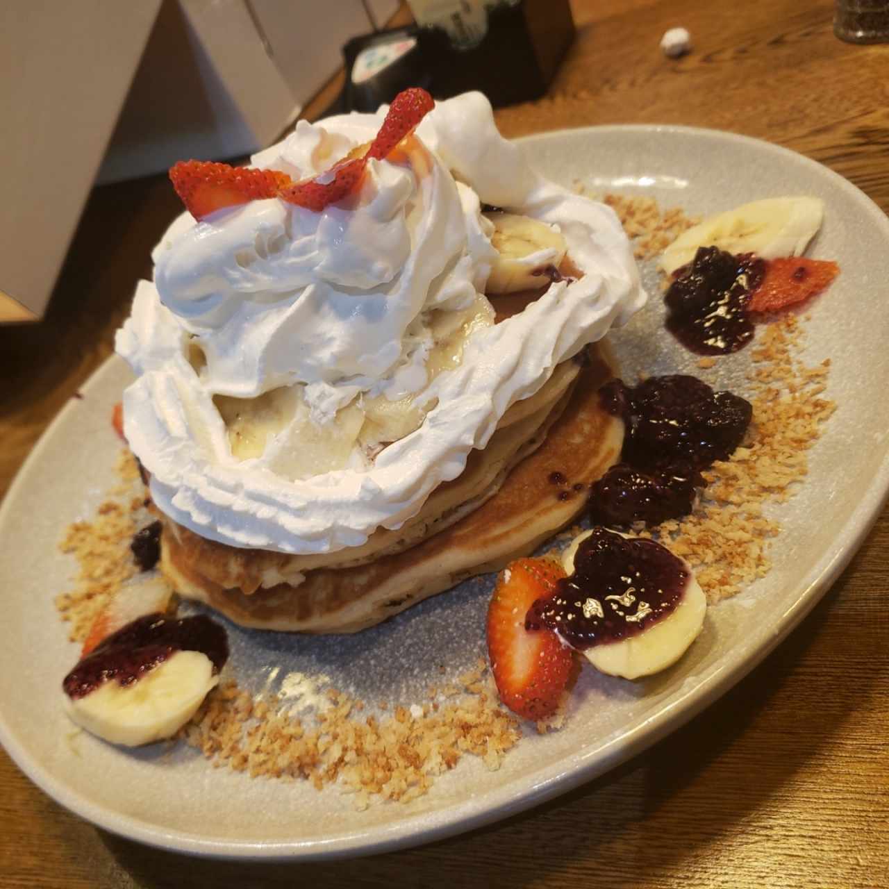 Banana berry pancake