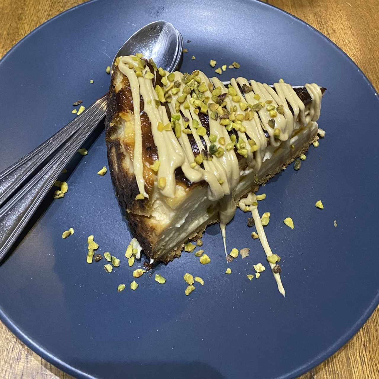 Tarta vasca con pistacho