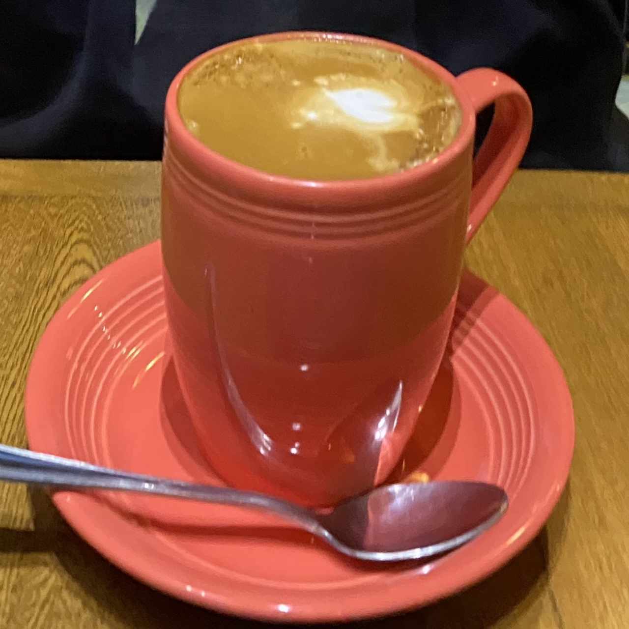 Cafe americano con leche mediano