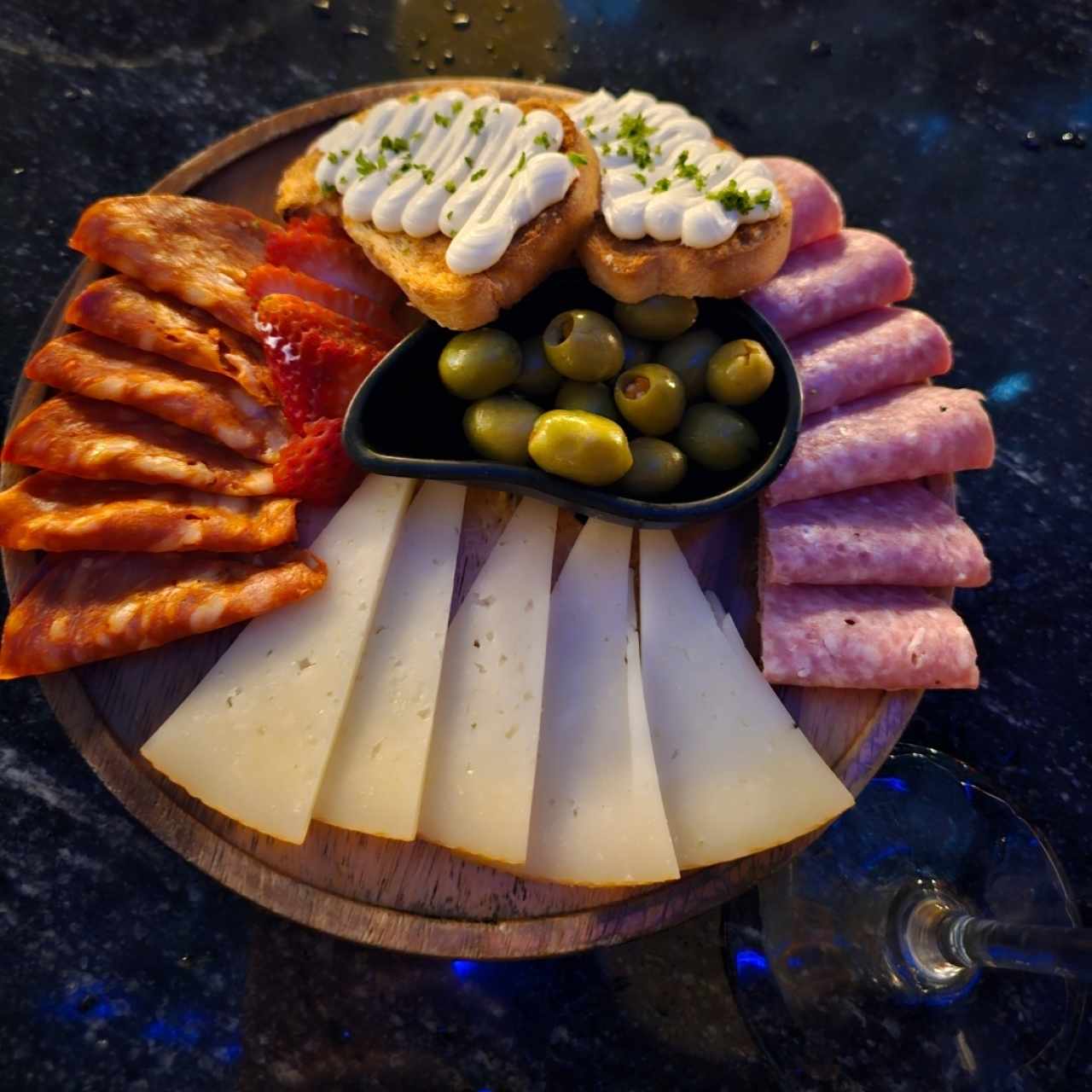 ENTRADAS- Toscana - Antipasto Di Salsicce