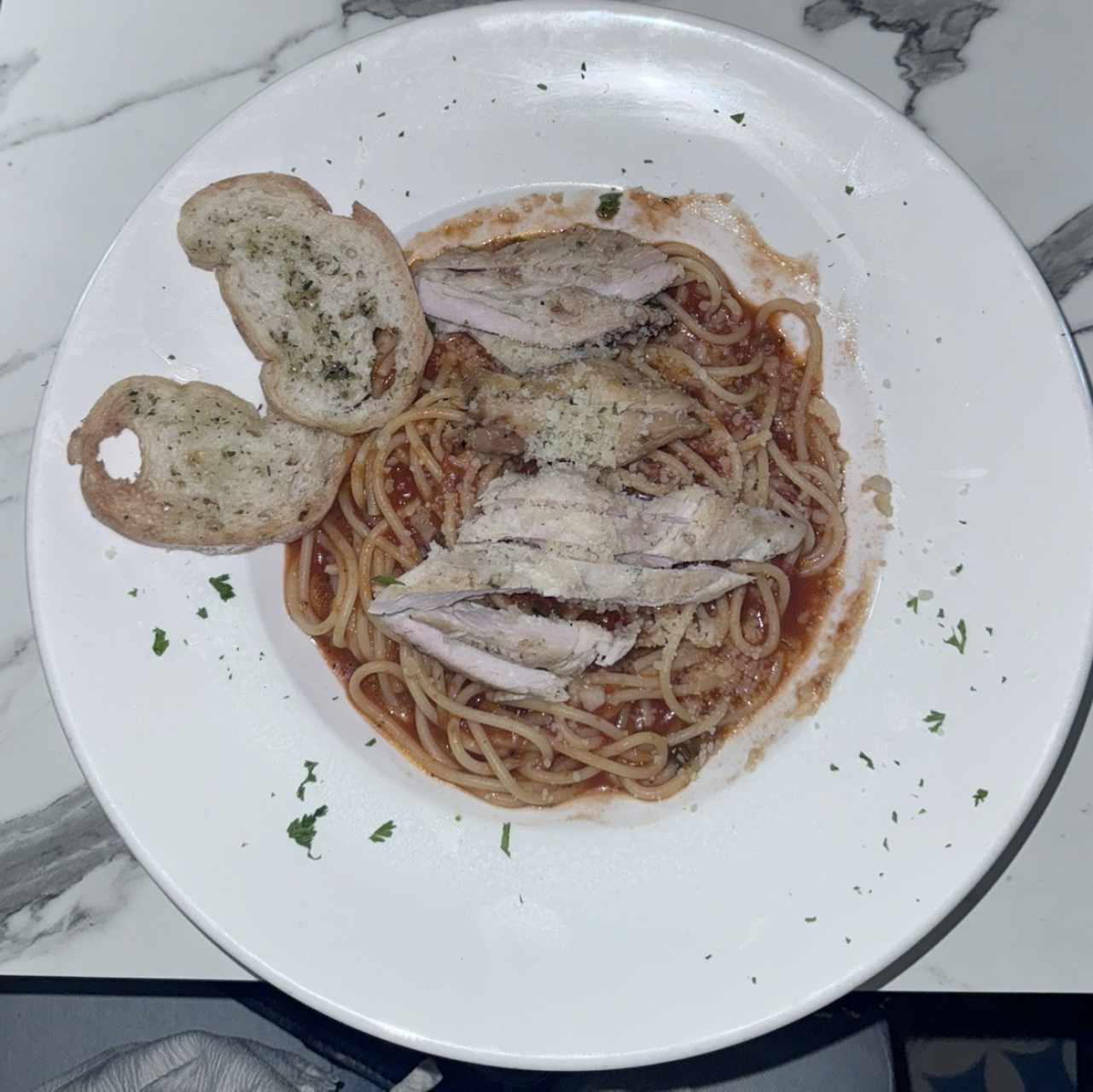 Spaghetti al Pomodoro y Albahaca