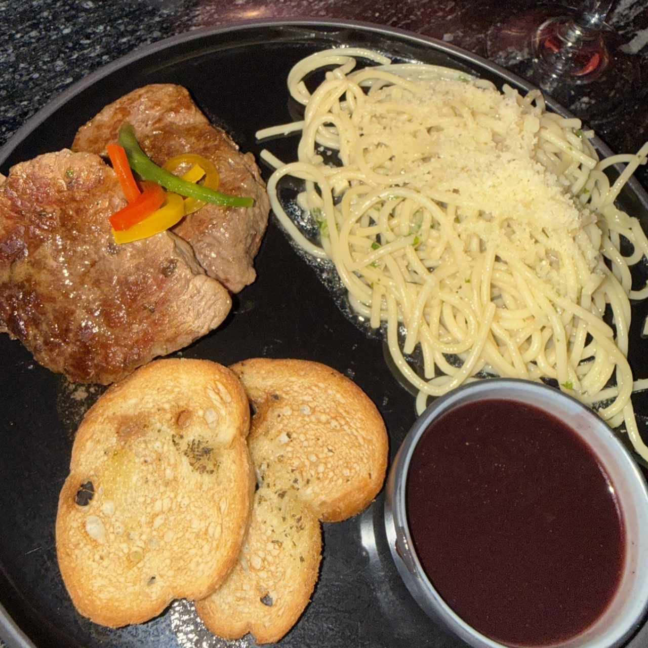Filete de Res en Salsa de Vino Tinto