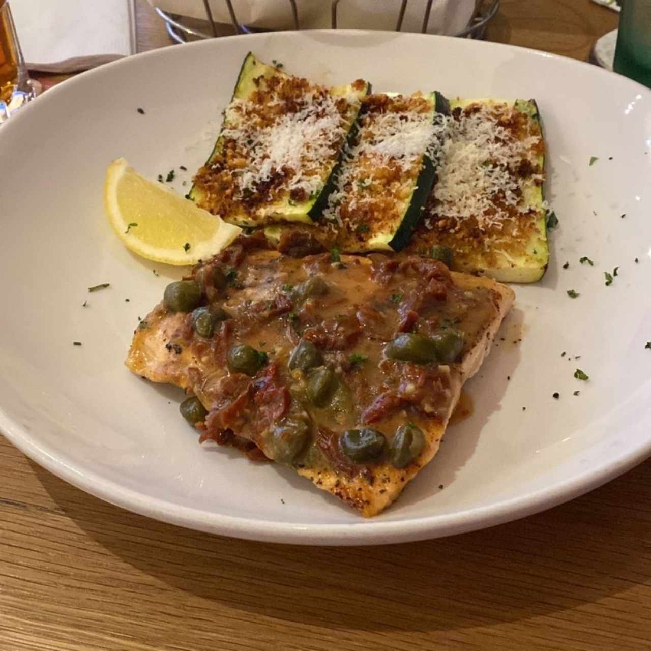 Classic Entreés - Salmon Piccata