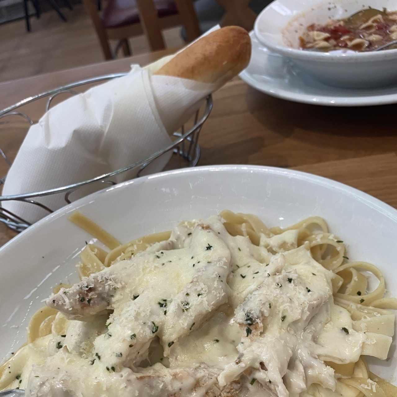 Amazing Alfredos - Chicken Alfredo