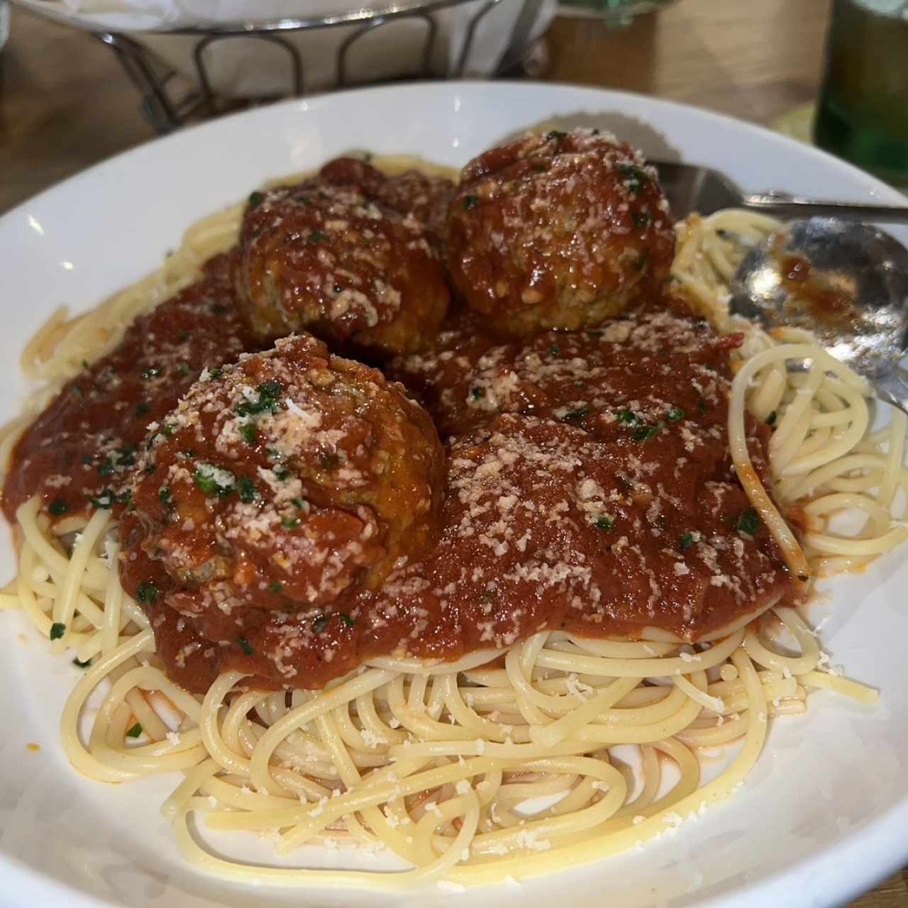 Classic Entreés - Spaguetti & Meatballs