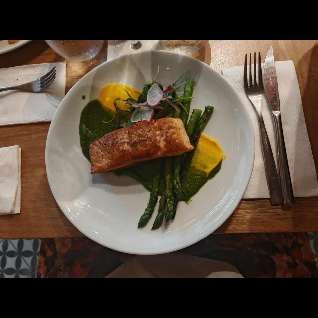 Salmón con Puré de Espinaca