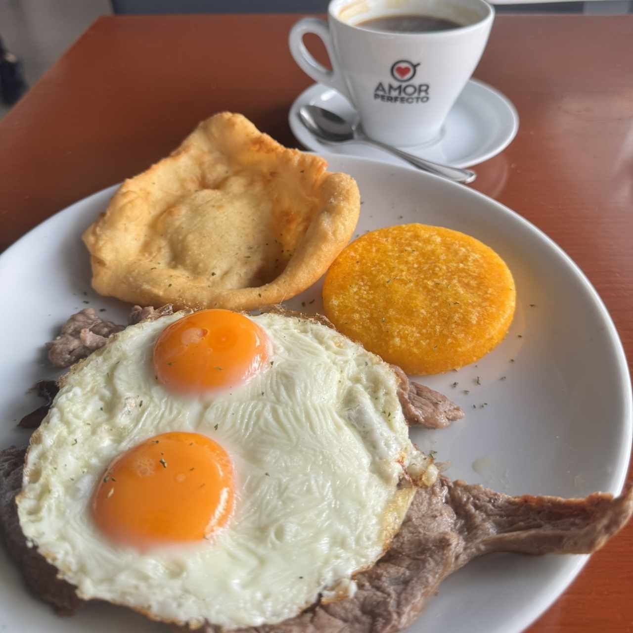 Desayunos - Bistéc a Caballo