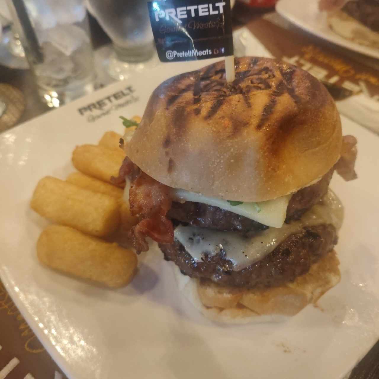HAMBURGUESAS - TITOS REX BURGUER