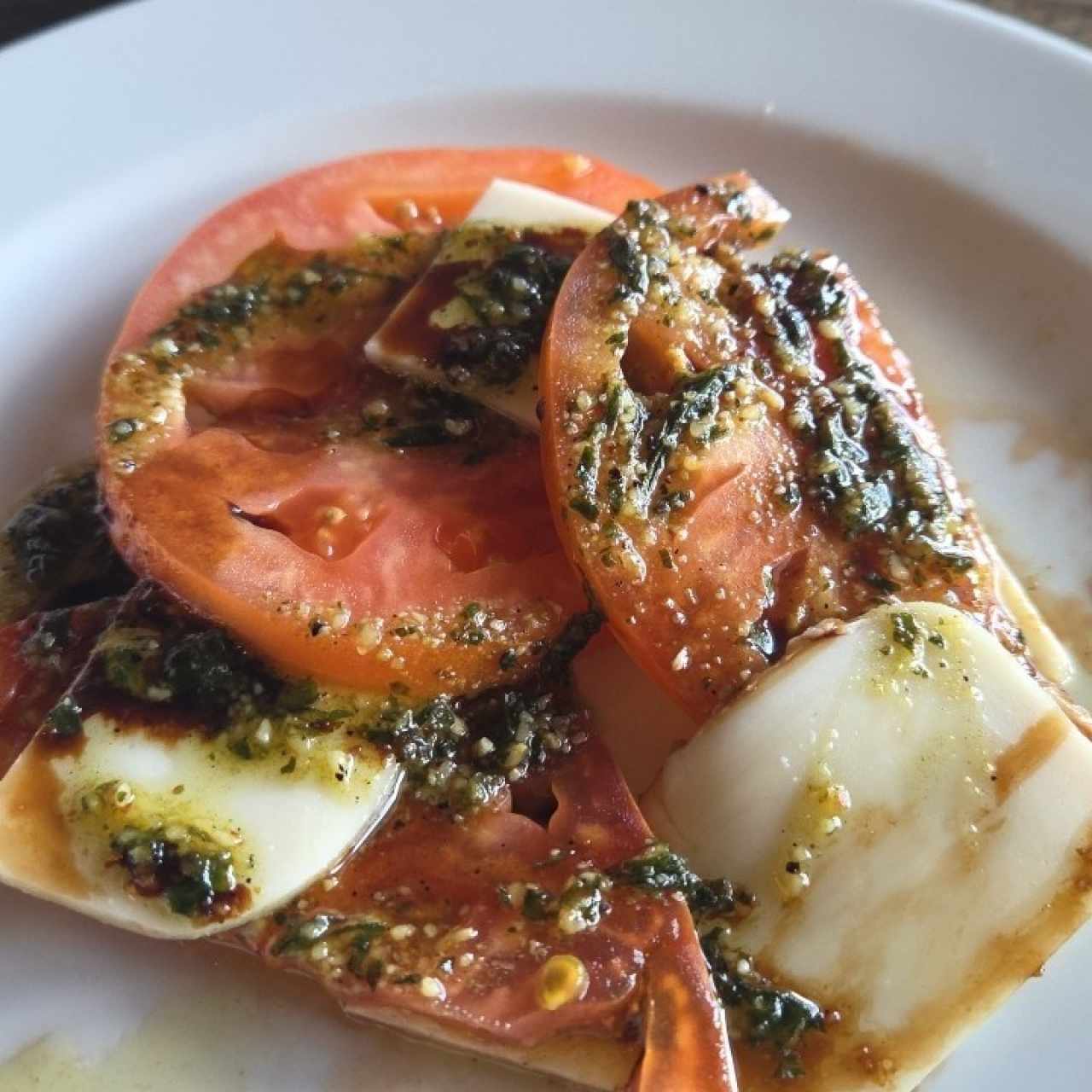 ACOMPAÑAMIENTOS / ENSALADAS - ENSALADA CAPRESSA