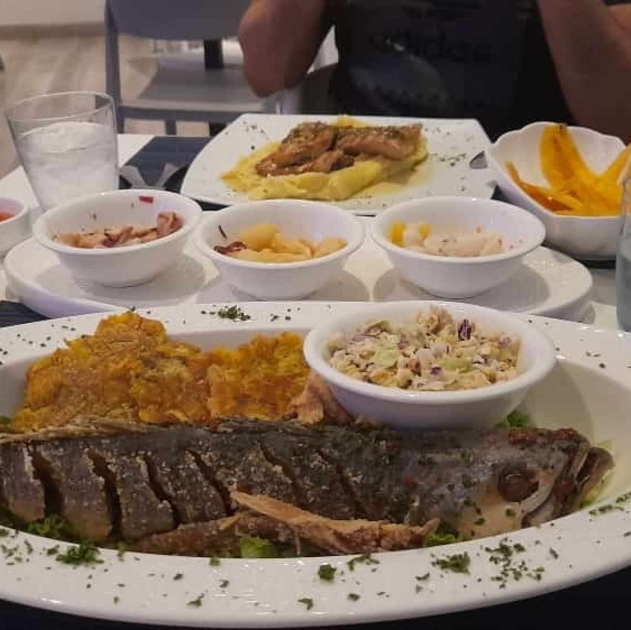 Filete de pescado frito 