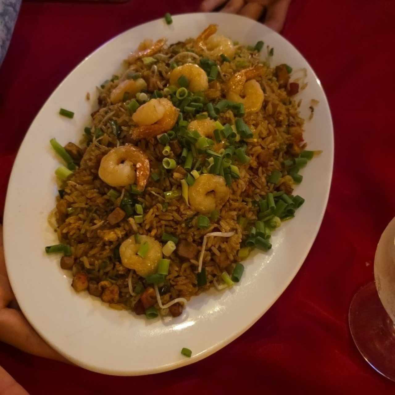 Arroz frito con puerco y camarones