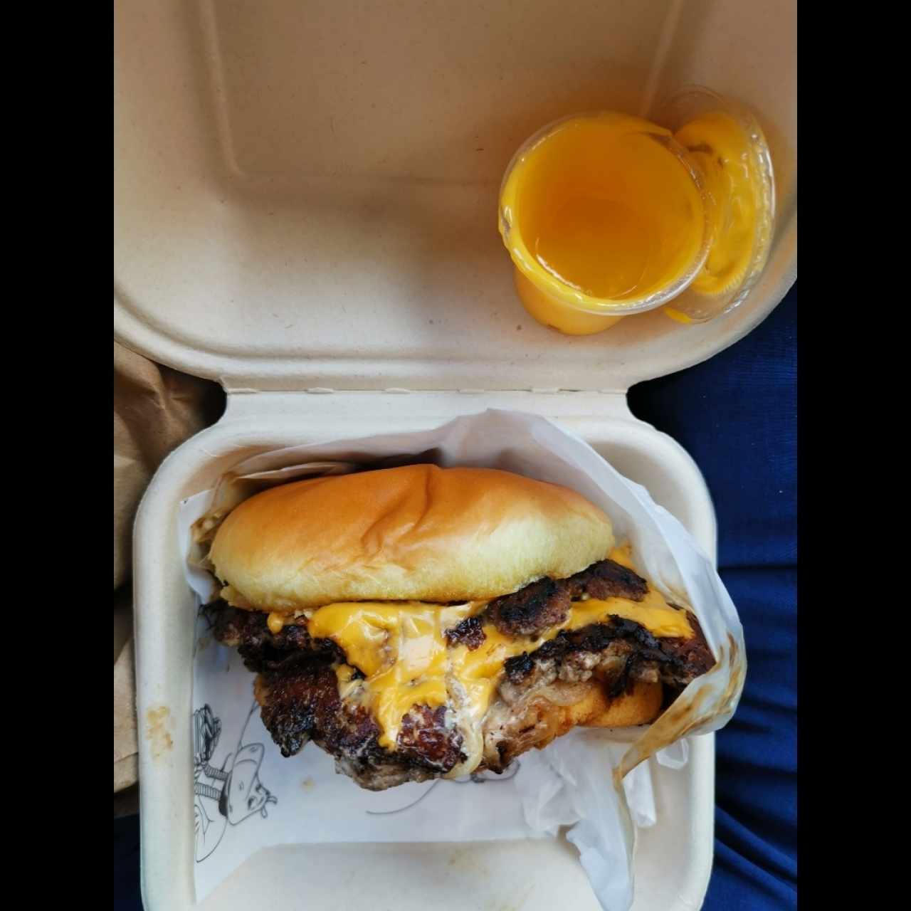 Smash Onion Burger +papas+Soda 335ml
