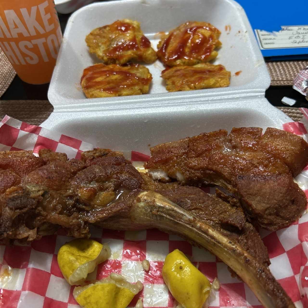 Pollo/Cerdo/Carne - Chicharronada