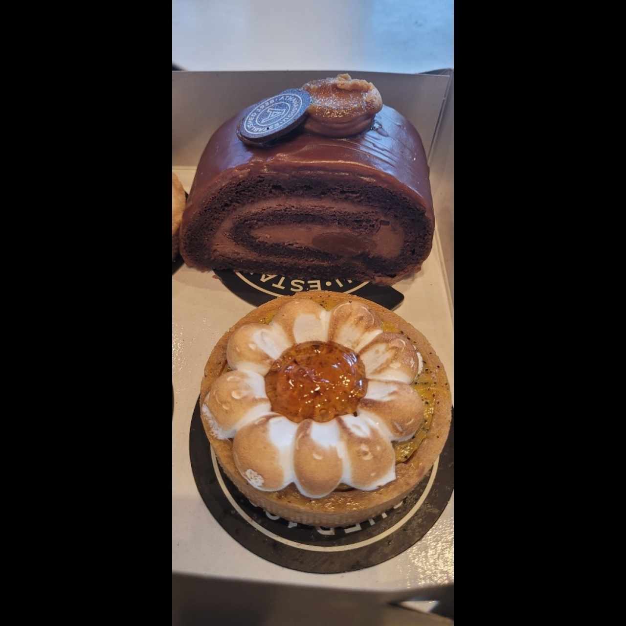 Tartaleta maracuya y gipsy roll chocolate 