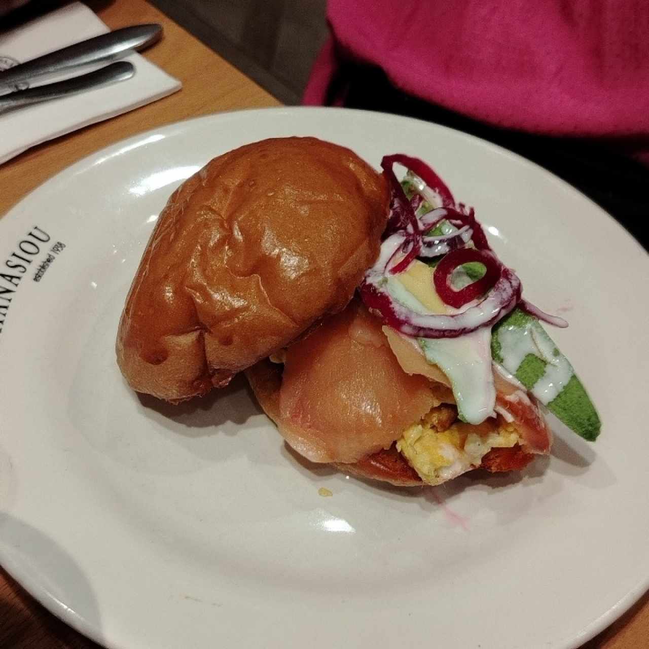 Salmón brioche 