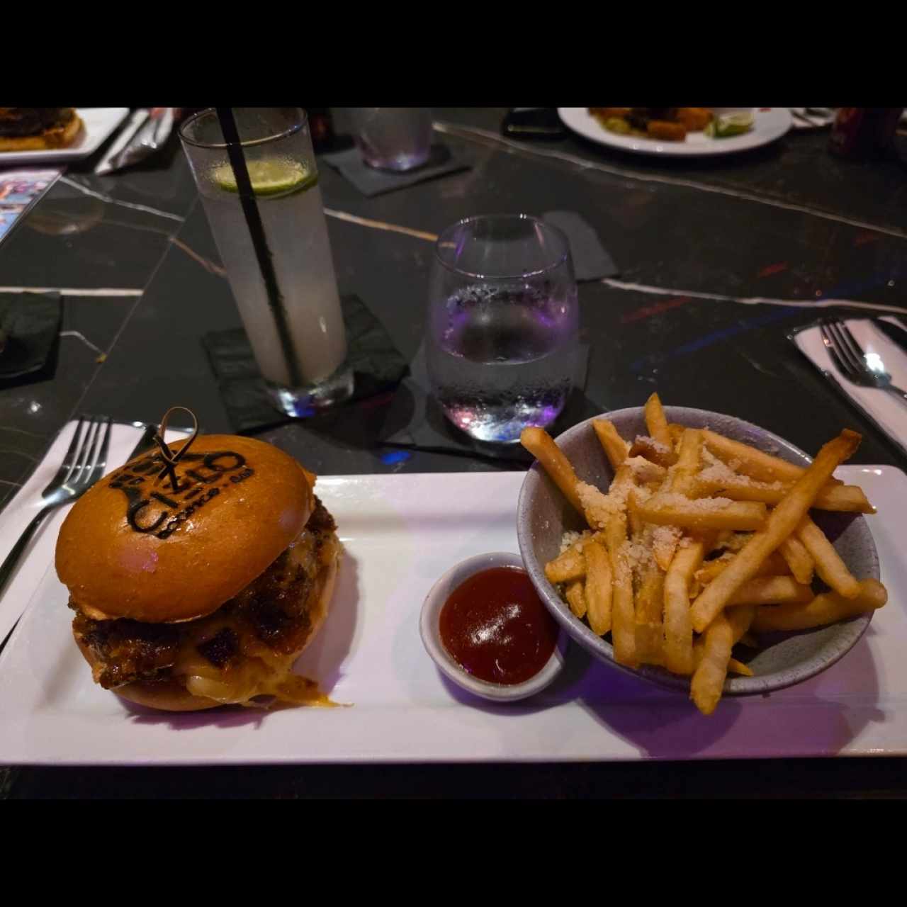 Menú - CIELO BURGER