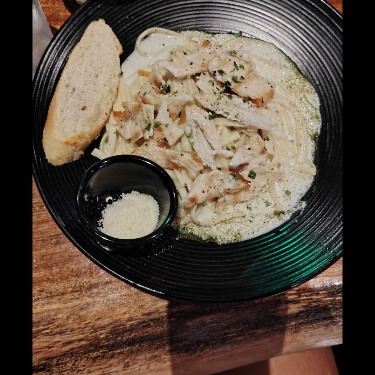 Pasta Alfredo con Pollo