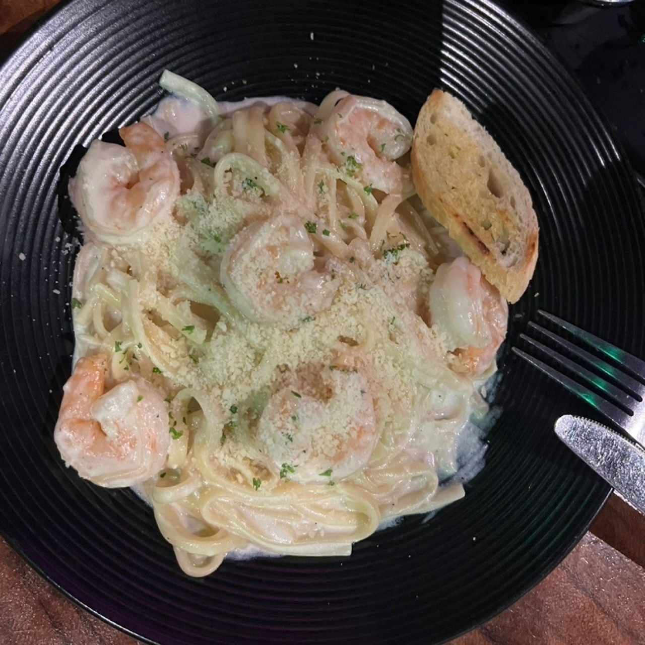Pasta Alfredo Con Camarones