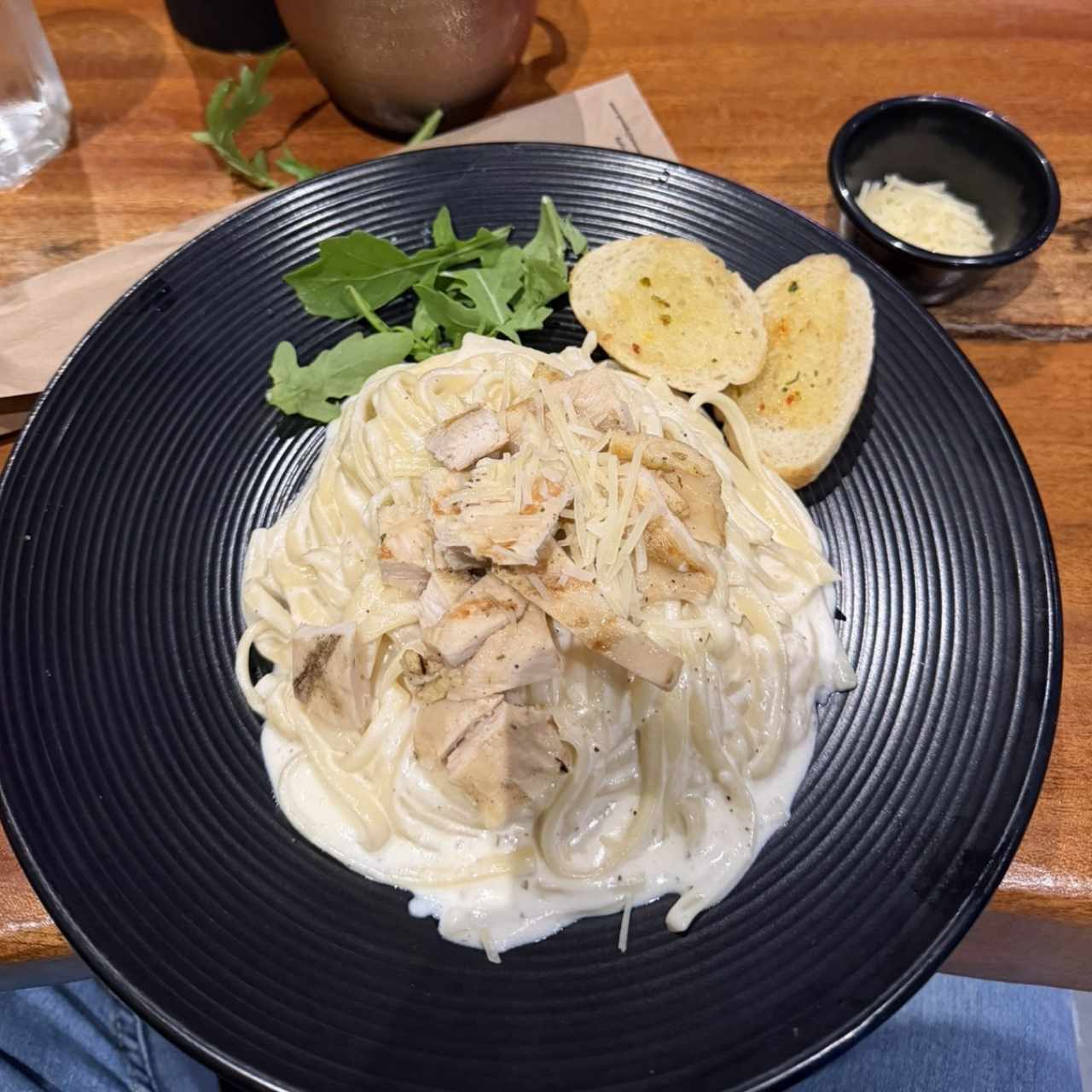 Pasta Alfredo con Pollo