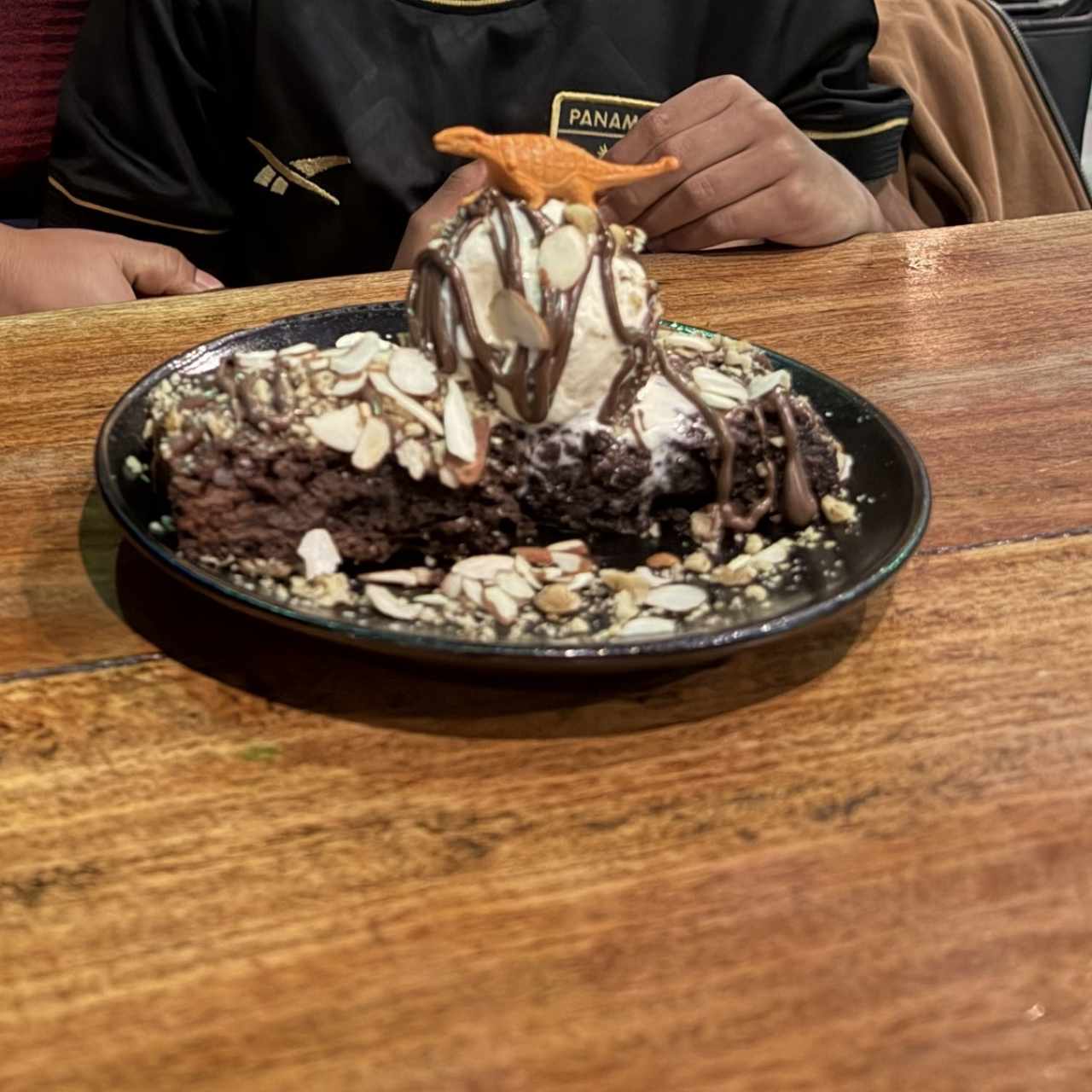 Postres - Brownie con Helado