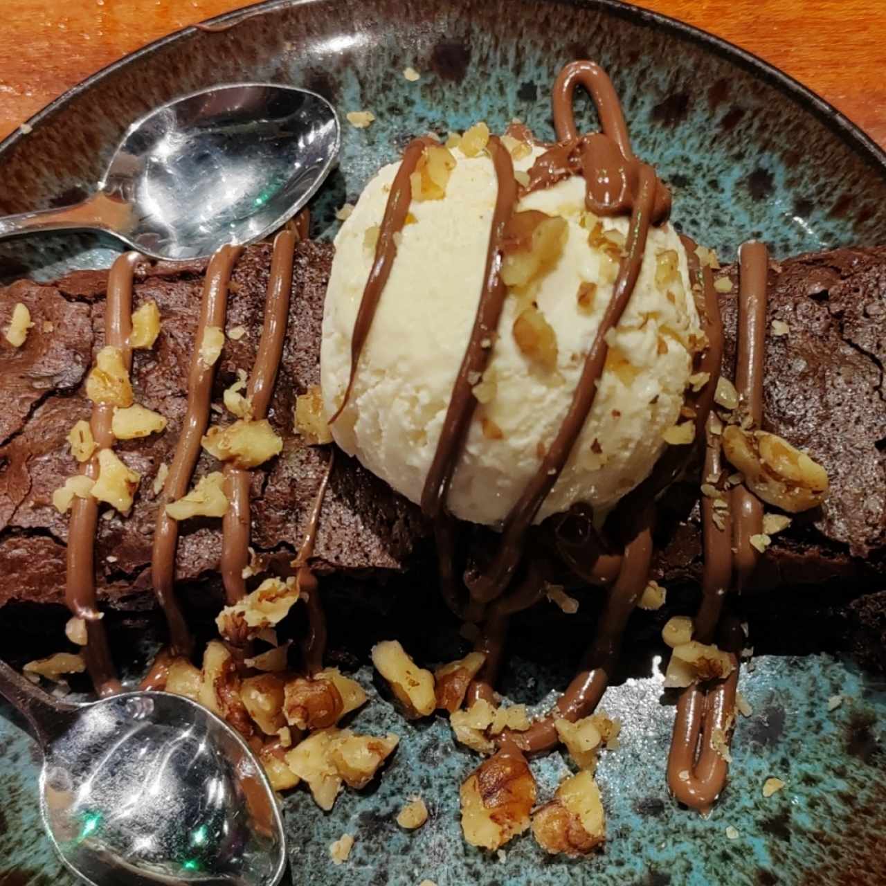Brownie con helado