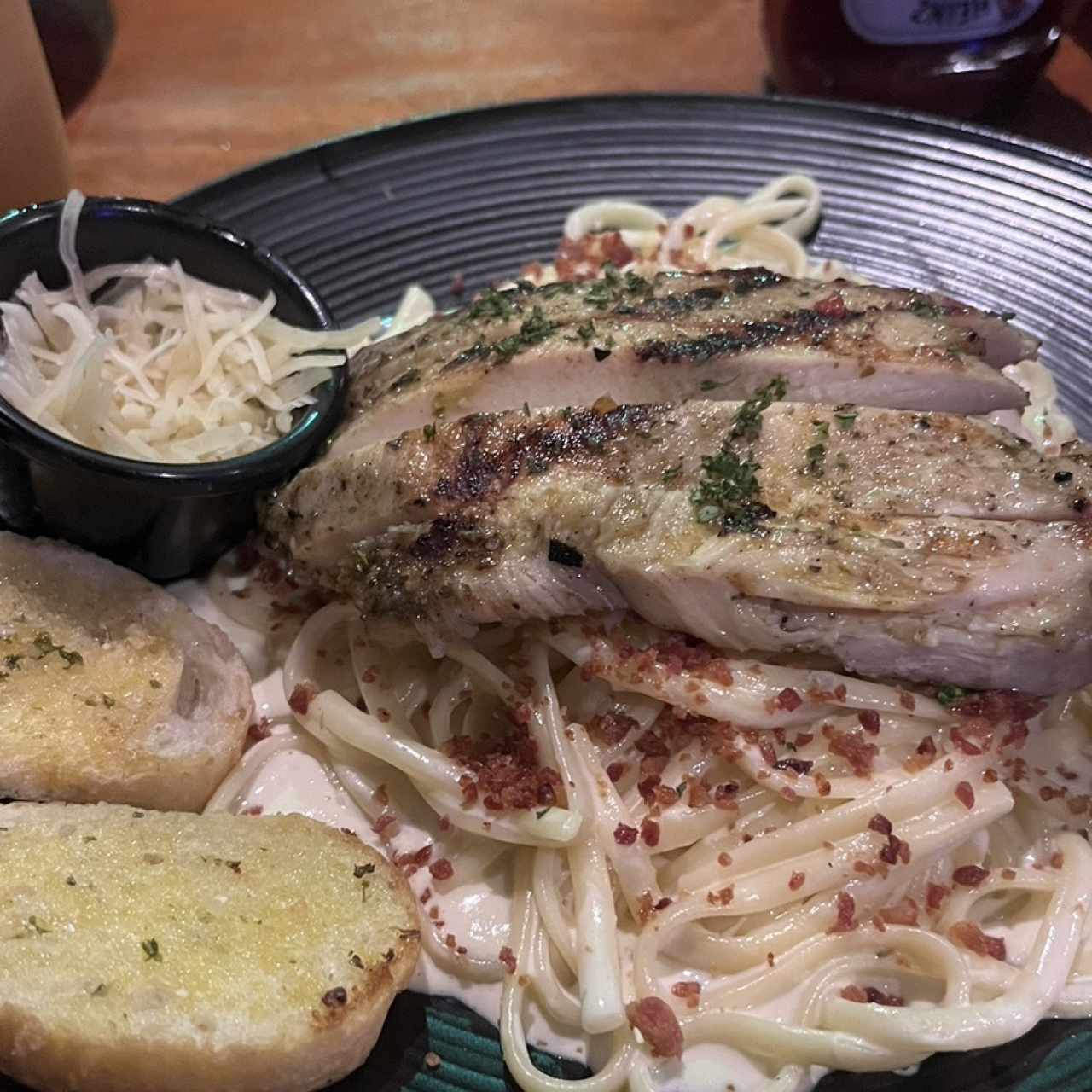 Pasta Alfredo con pollo