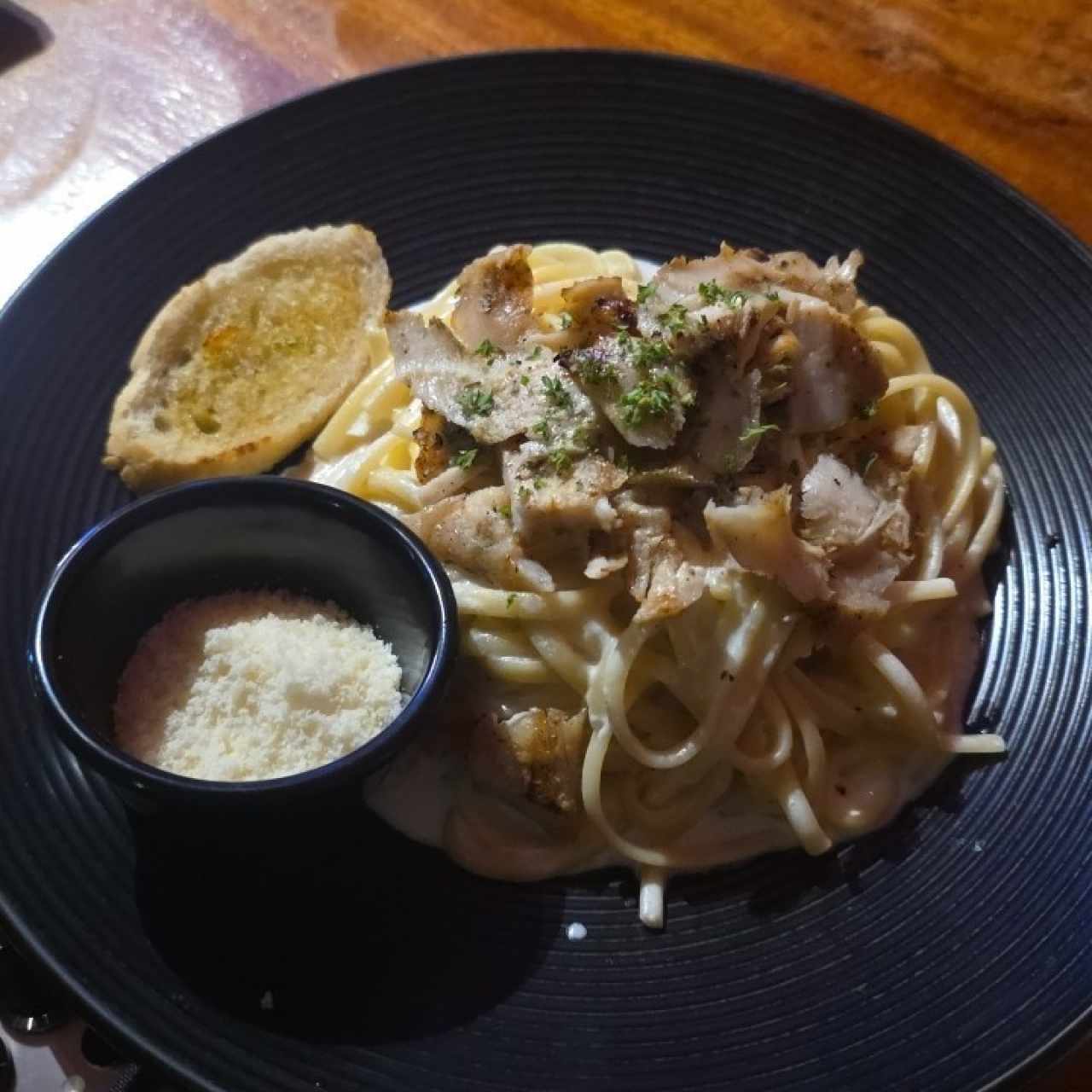 Pasta Alfredo con Pollo