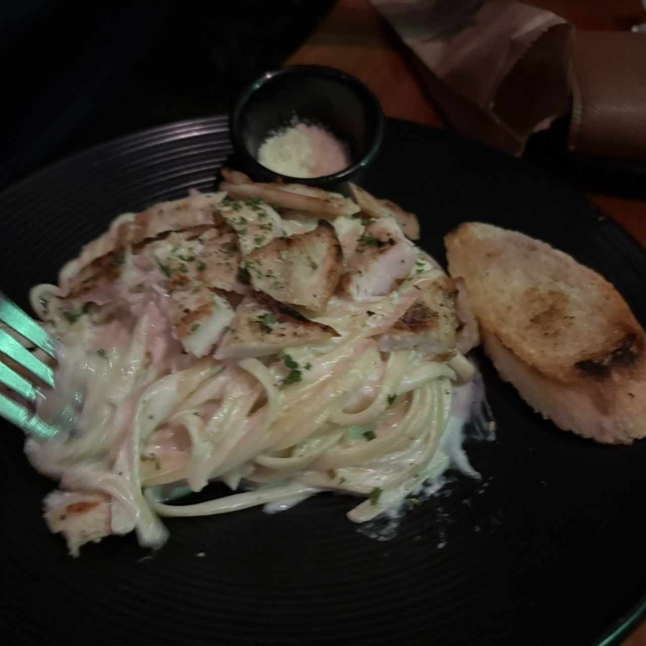 Pasta Alfredo con Pollo