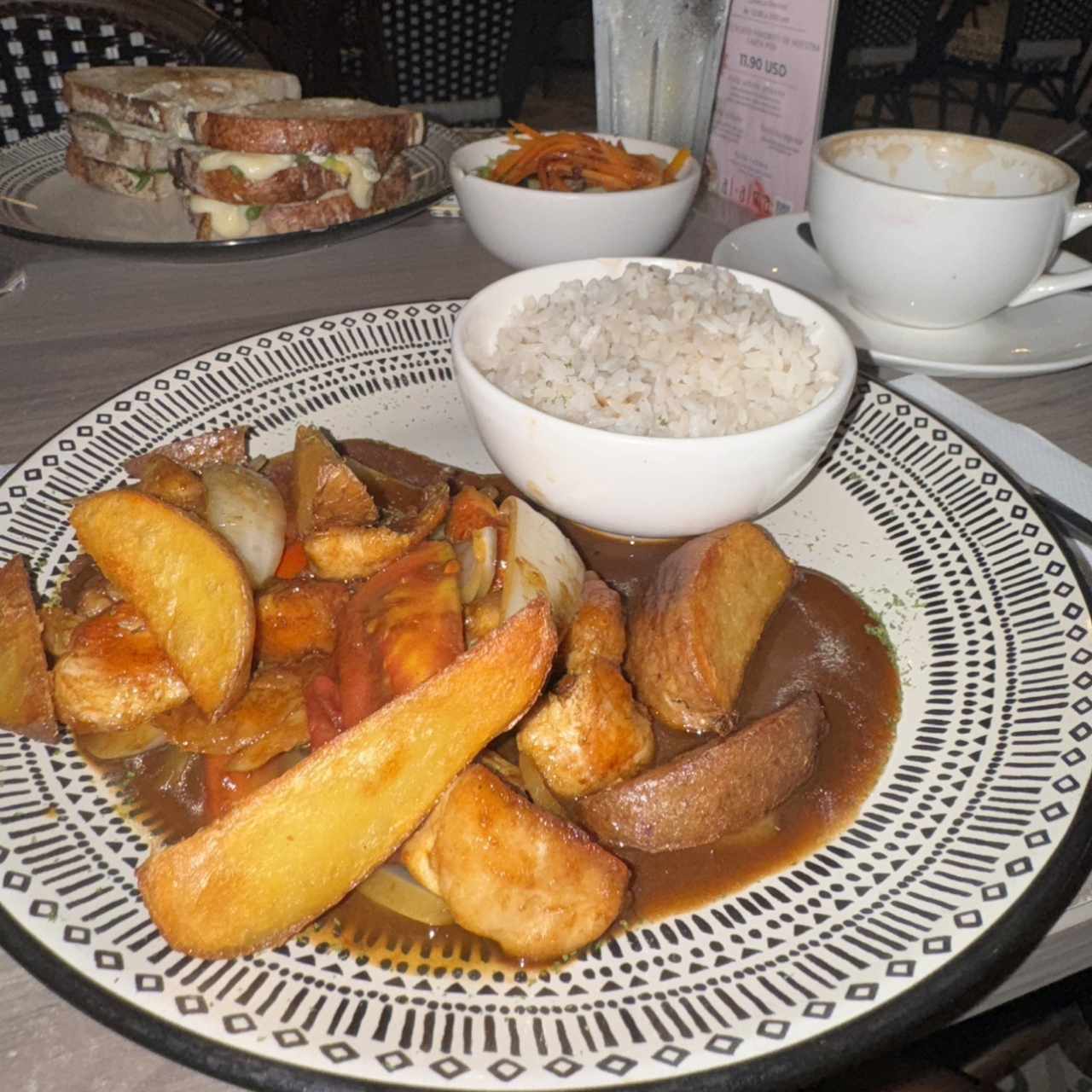 Saltado peruano con pollo
