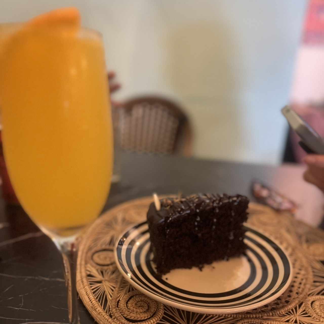 Dulce de chocolate y mimosa
