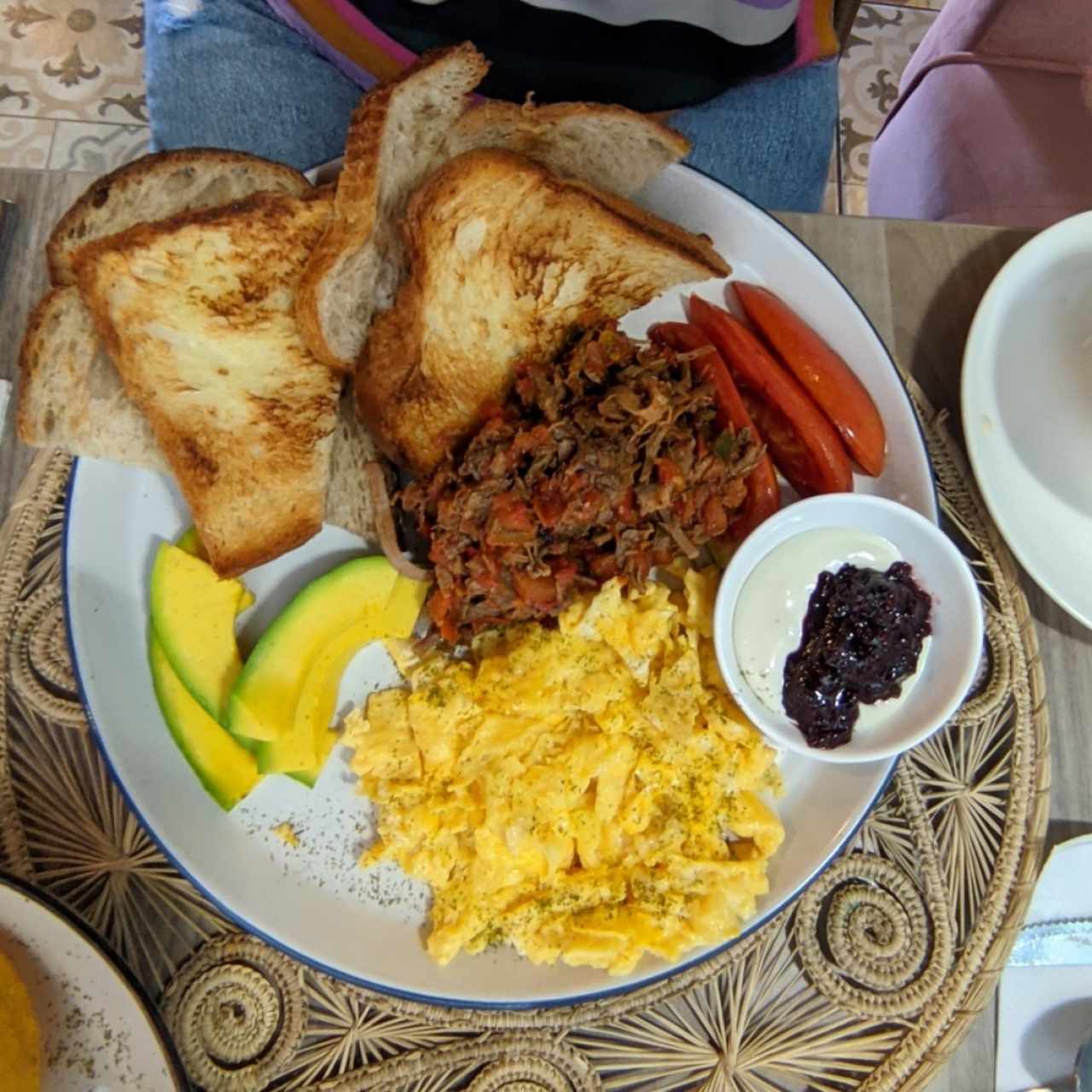 desayuno carne desmechada