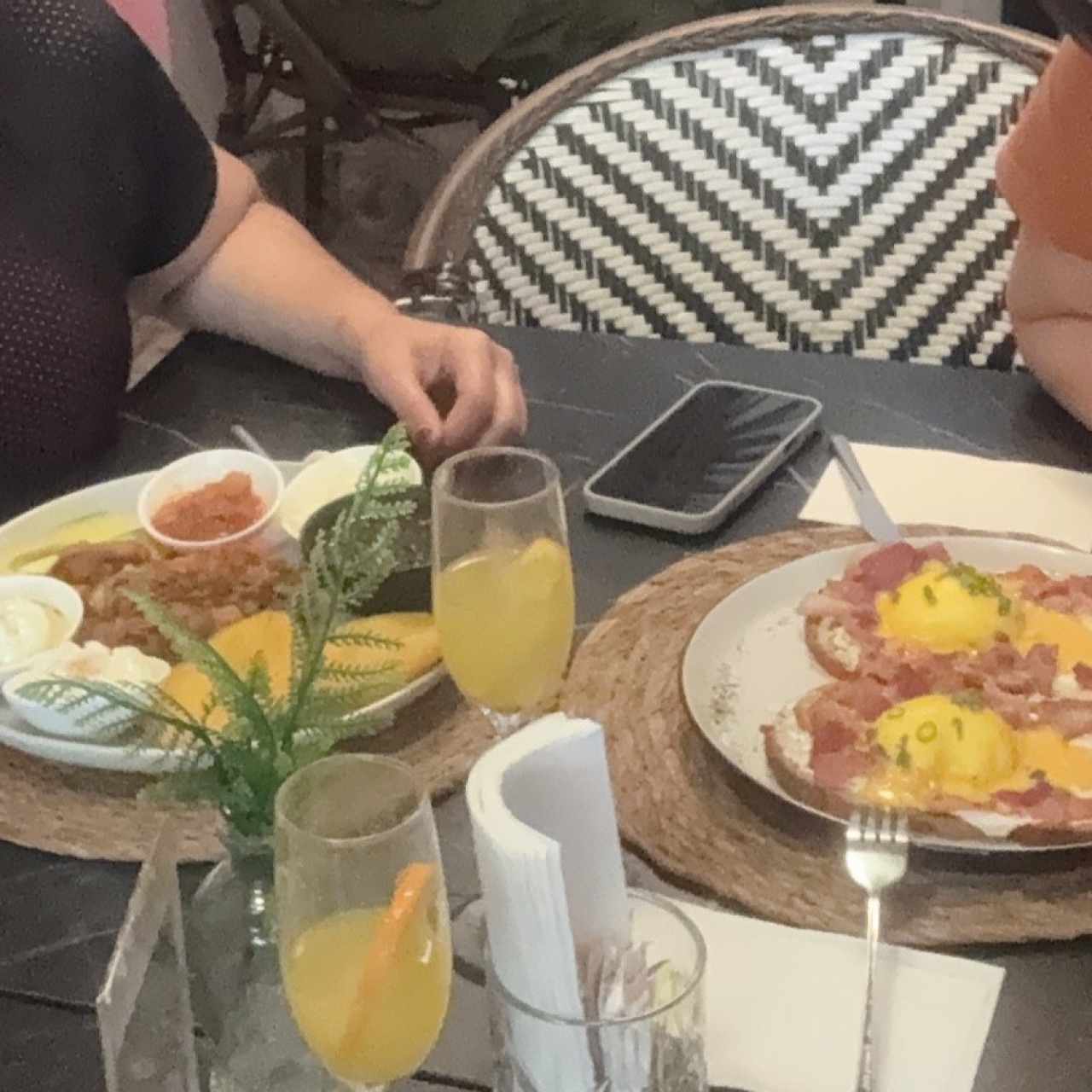 Croissant & Serrano Benedictinos
