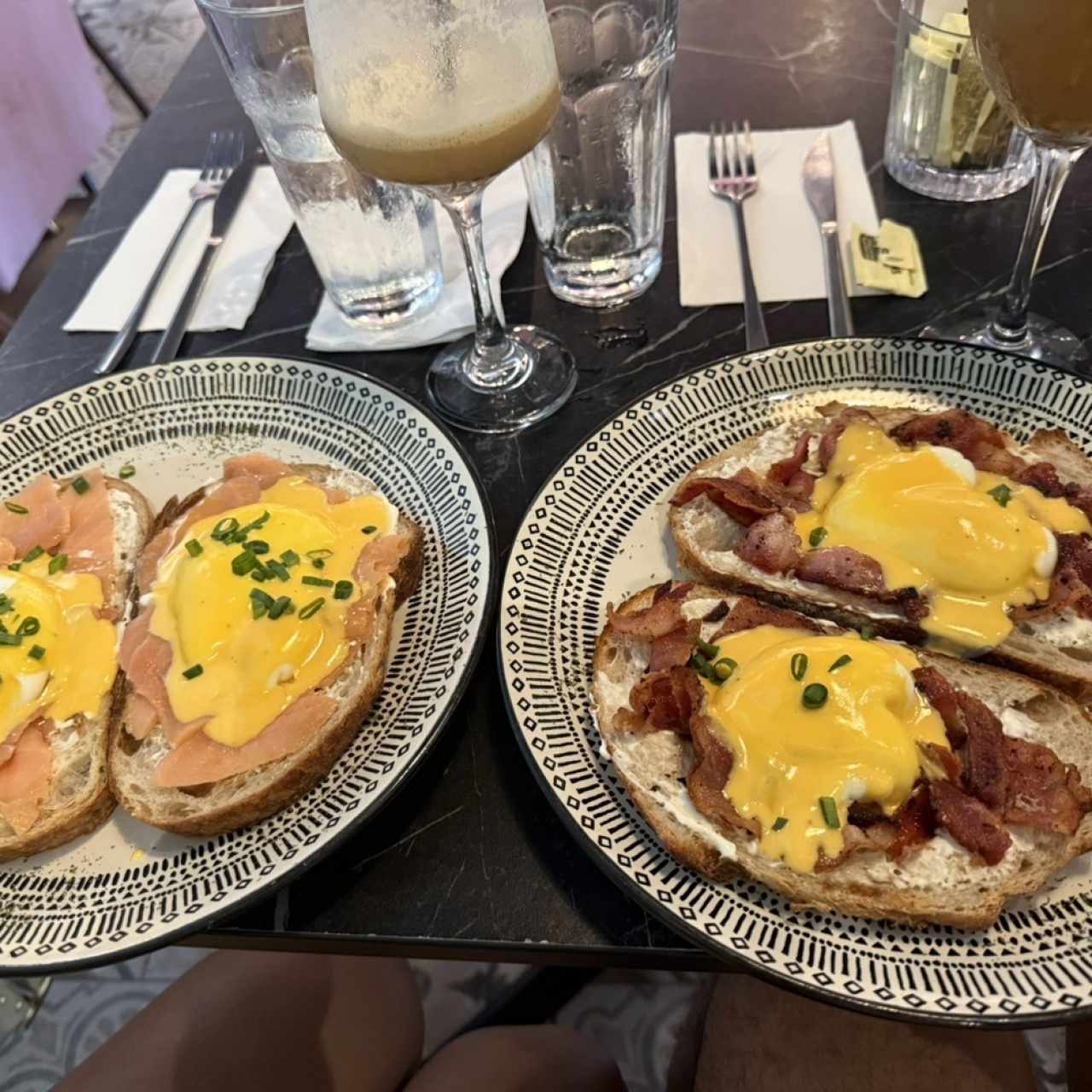 Benedictos de salmon/bacon