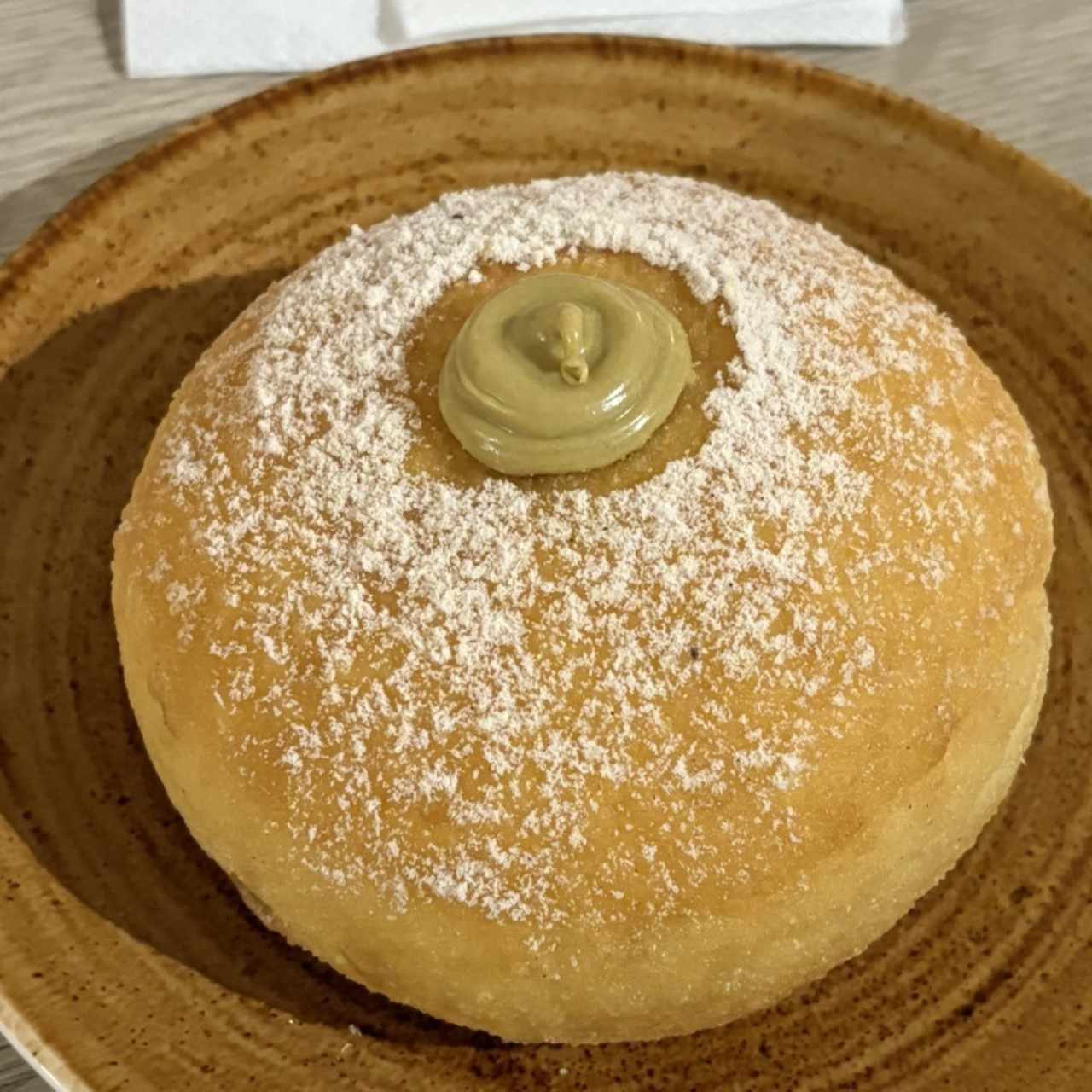 Dona rellena de Crema de Pistacho