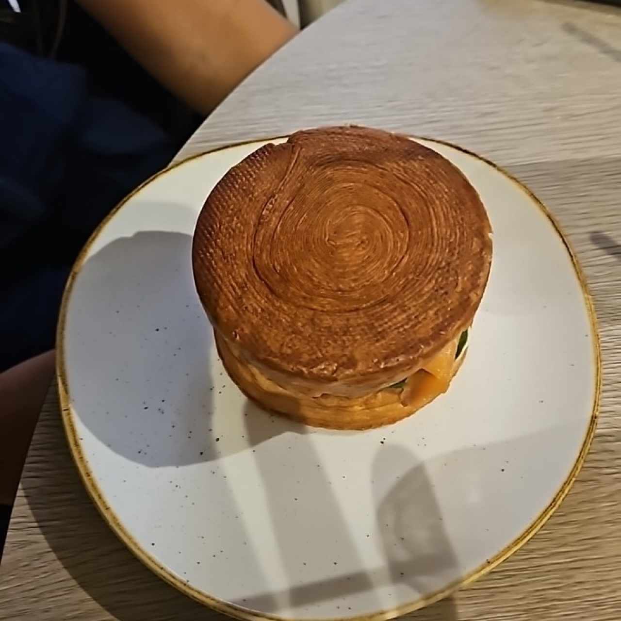 SANDWICHES - SALMÓN SOUR SANDWICH