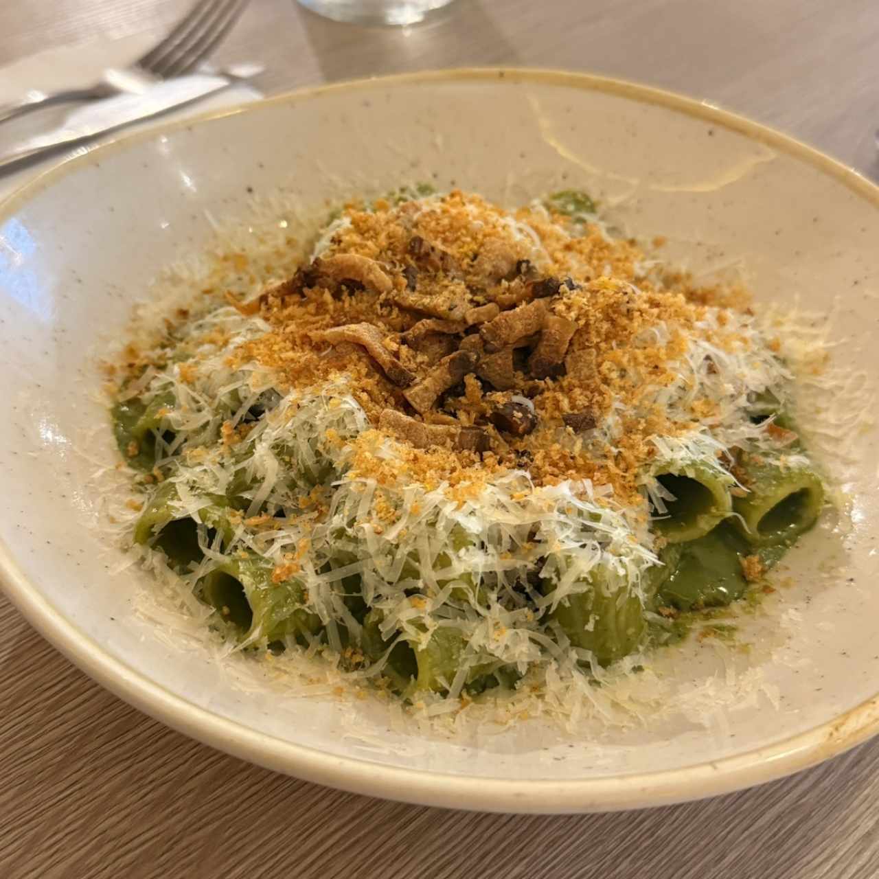 Rigatoni al Pesto con Pancetta