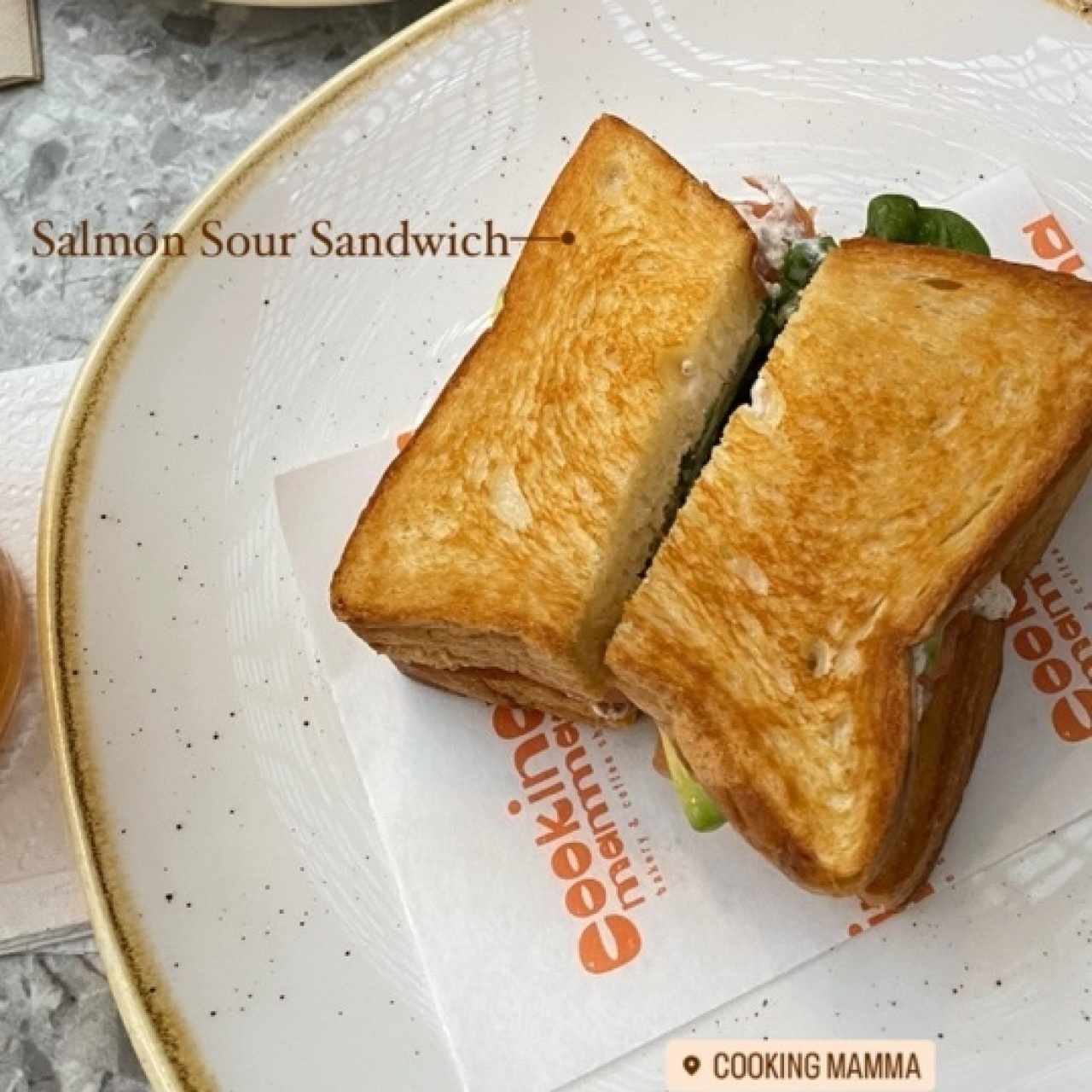 SANDWICHES - SALMÓN SOUR SANDWICH