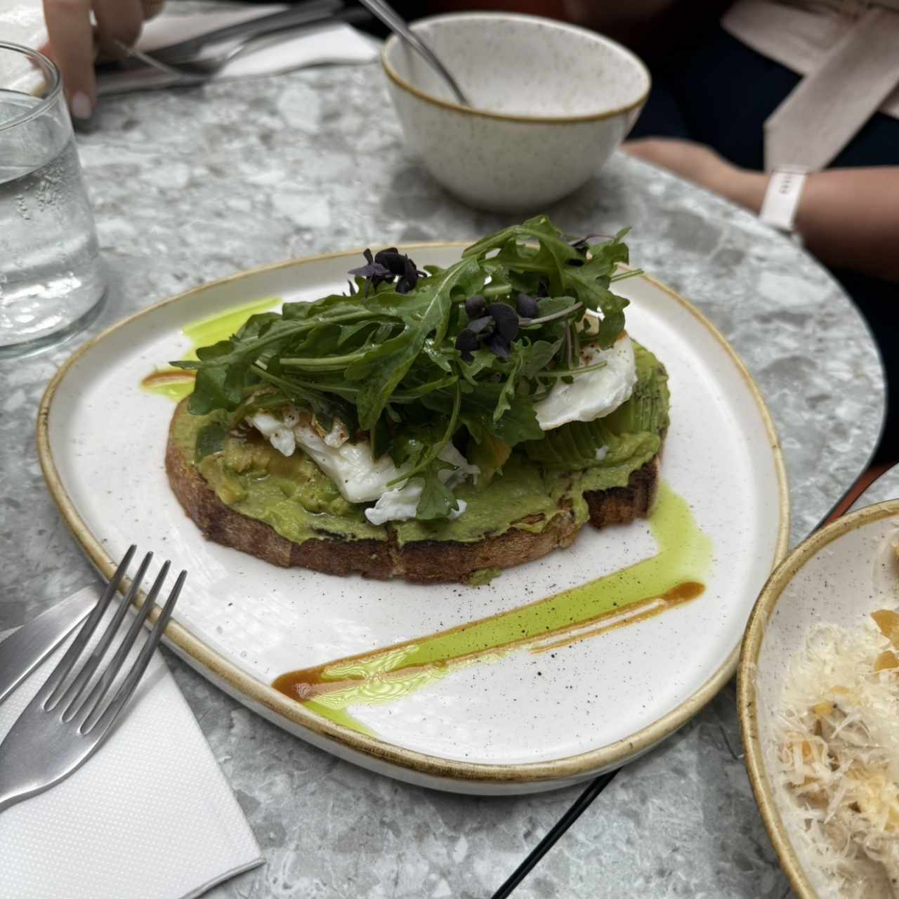 BRUNCH - AVOCADO TOAST