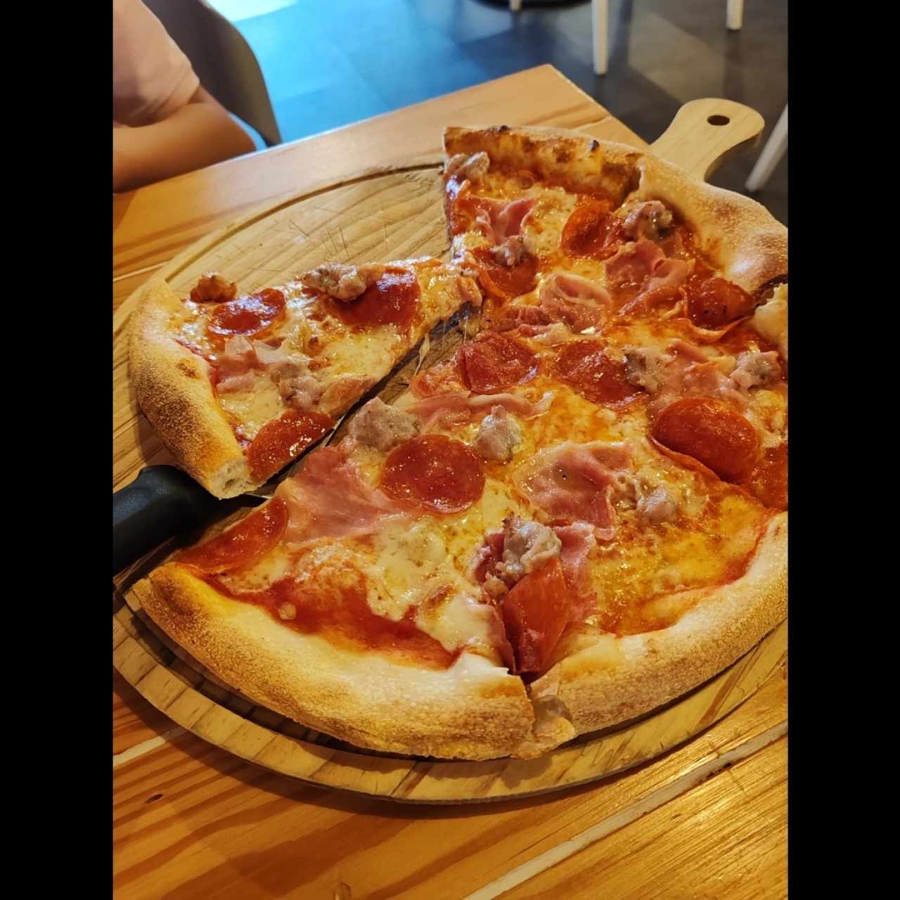 Pizza carnivora