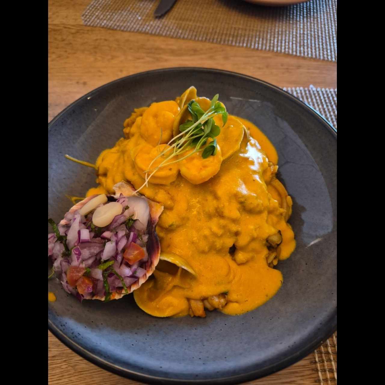 Platos Fuertes - Arroz Chaufa Capón