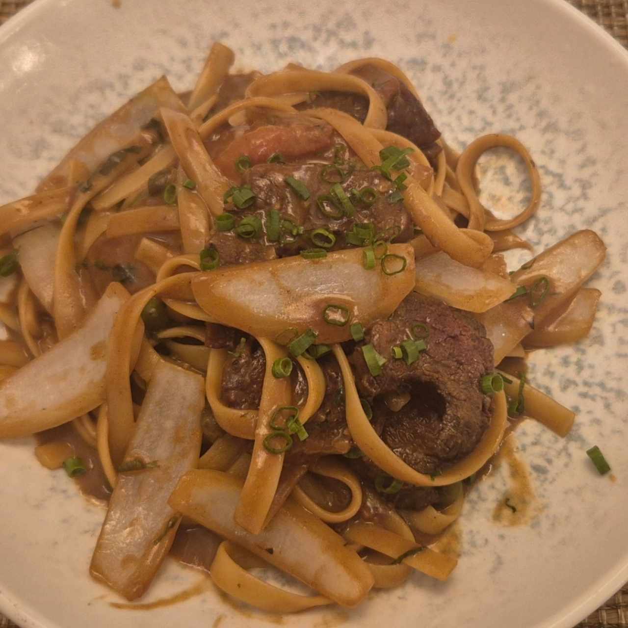 Fetuccini a la crema de res