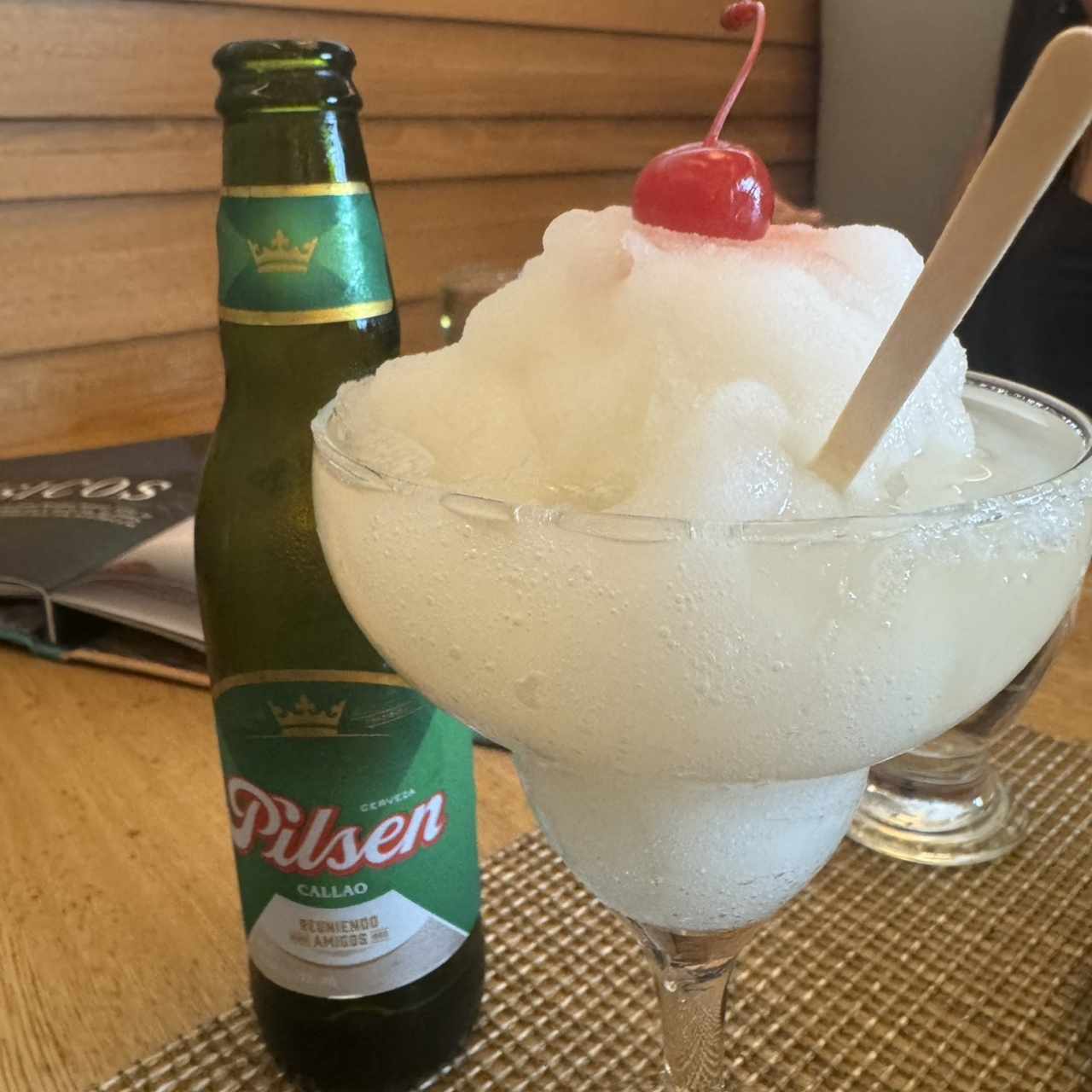 Margarita Frozen y cerveza Pilsen