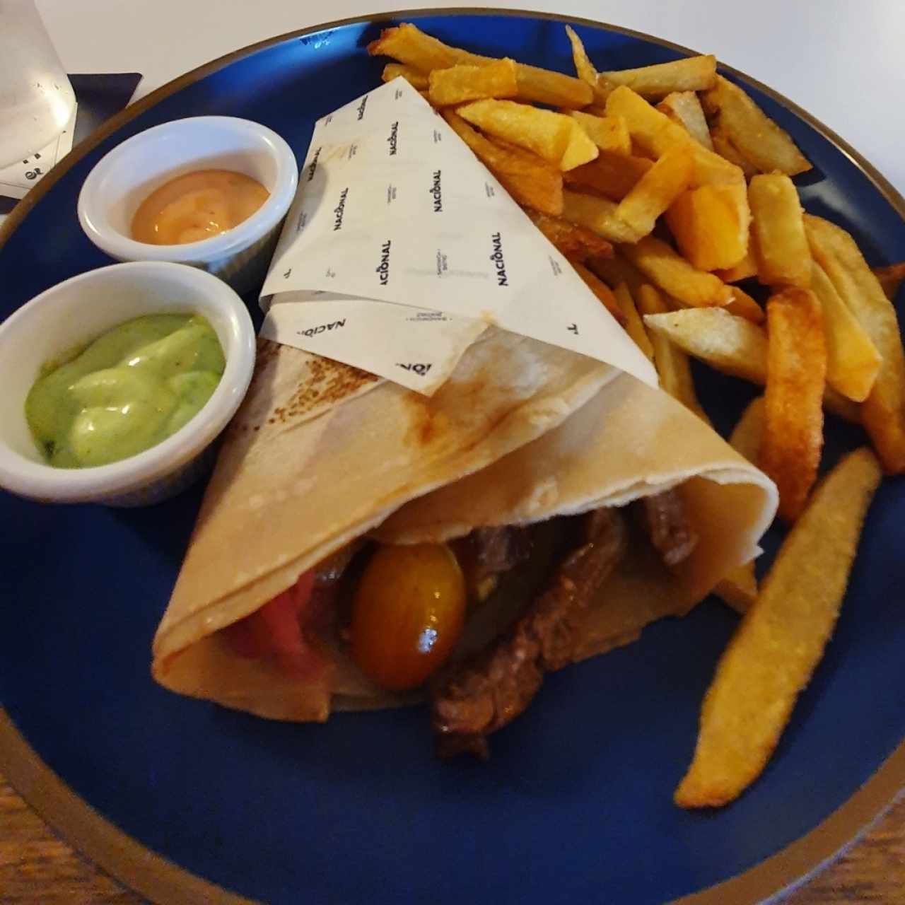 Aguanile - Sandwich de Ribeye
