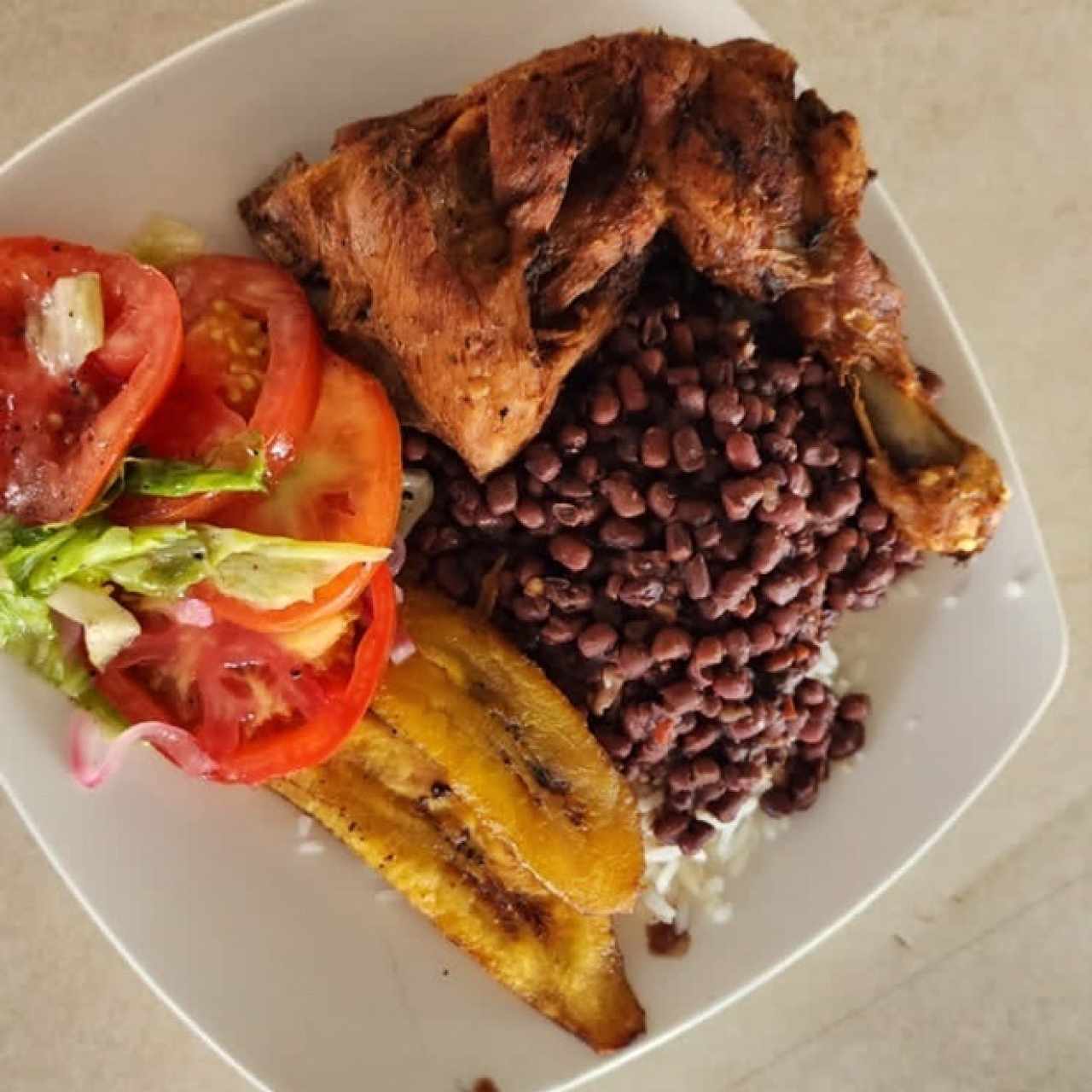 Pollo con frijoles