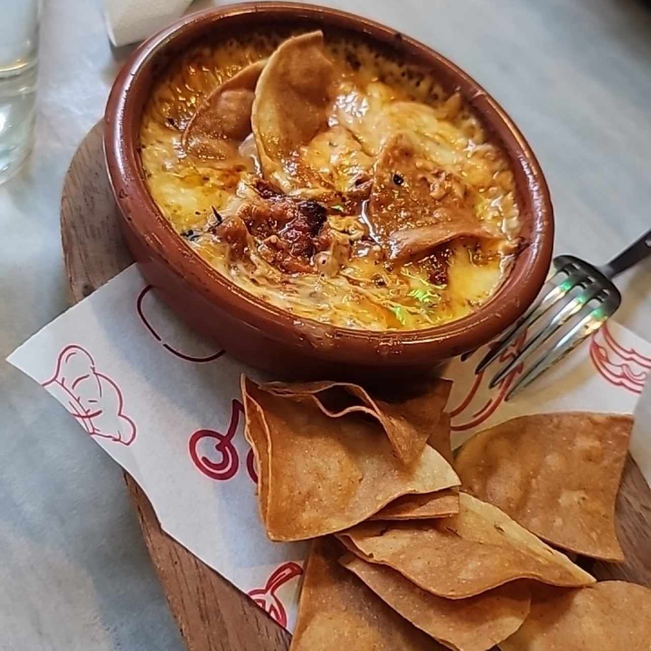 Queso Fundido y Chorizo Tableño