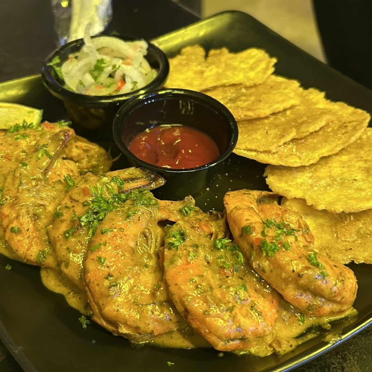 Camarones al ajillo