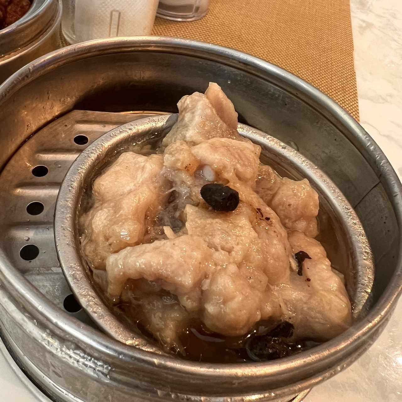 Costillitas al vapor en salsa de F/N