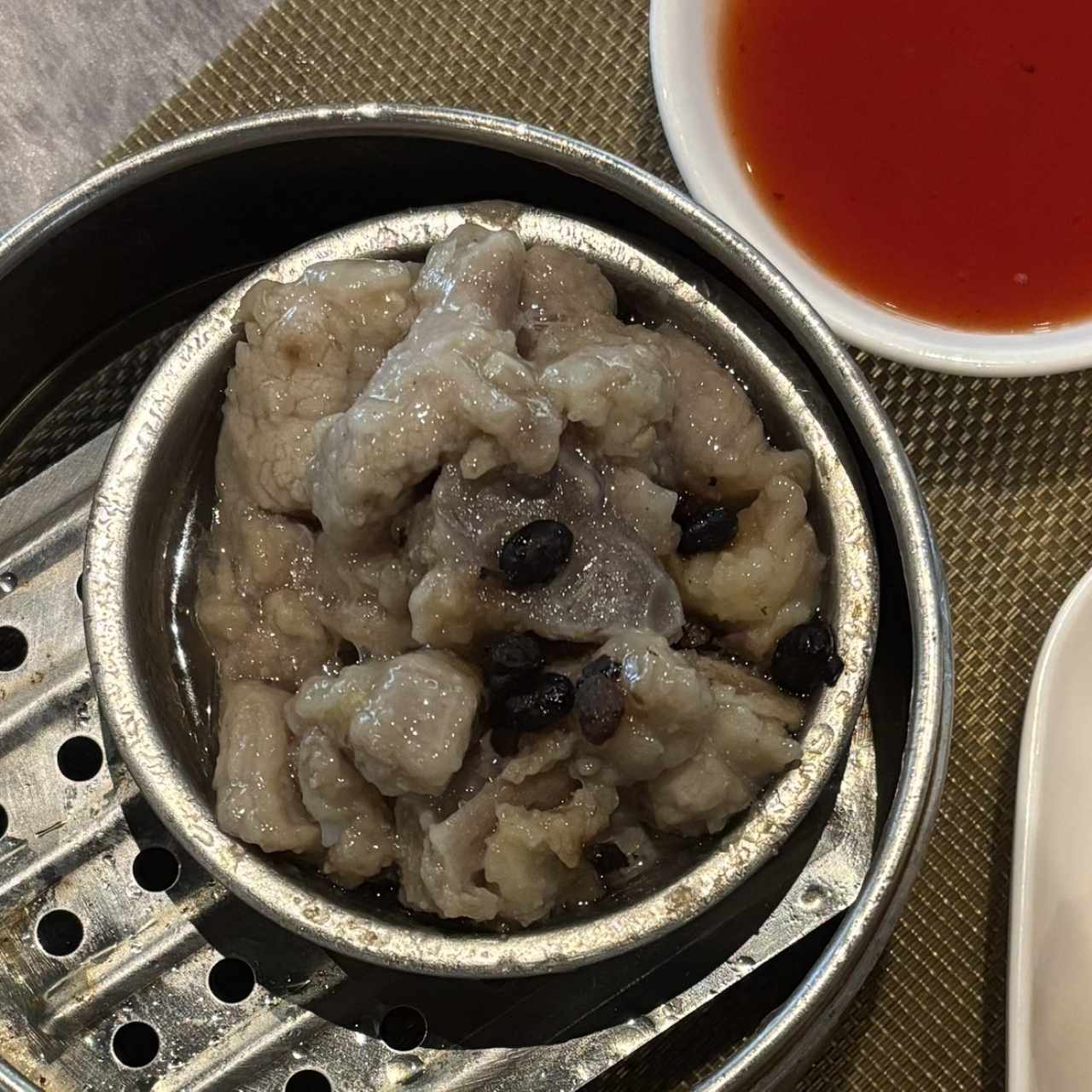 Costillitas al vapor en salsa de F/N