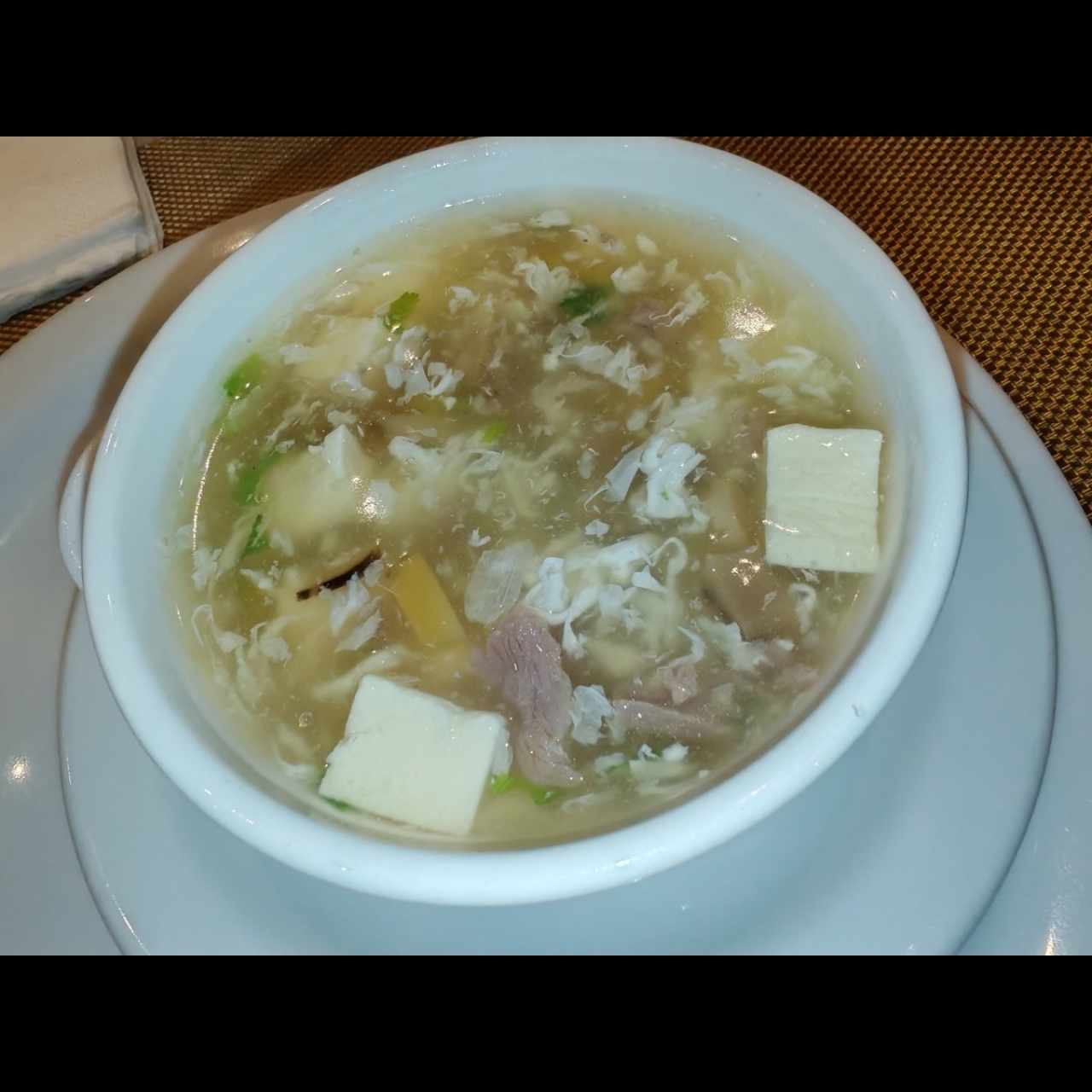 Sopa de carne con tofu